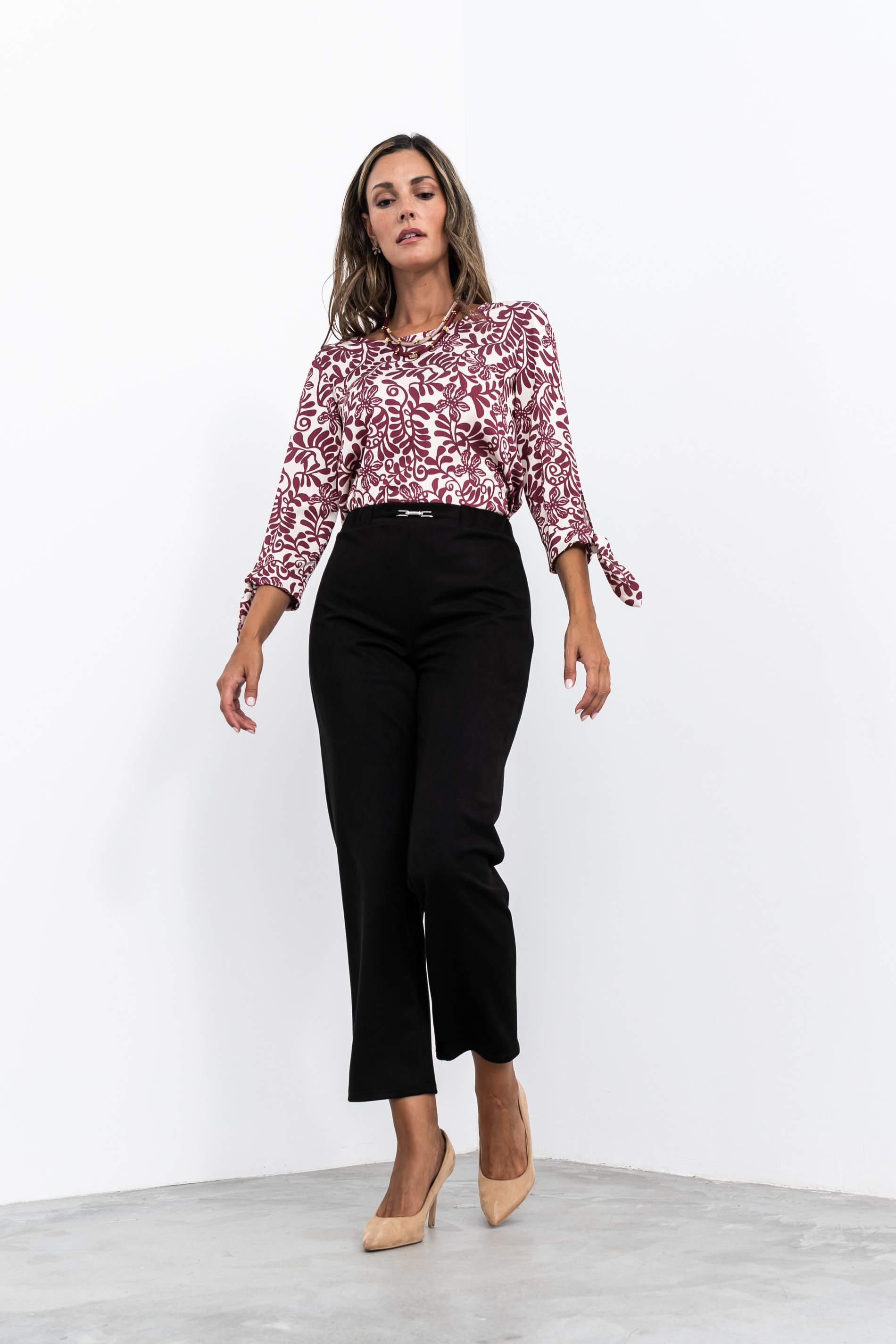 PANTALON DETALLE METAL NEGRO