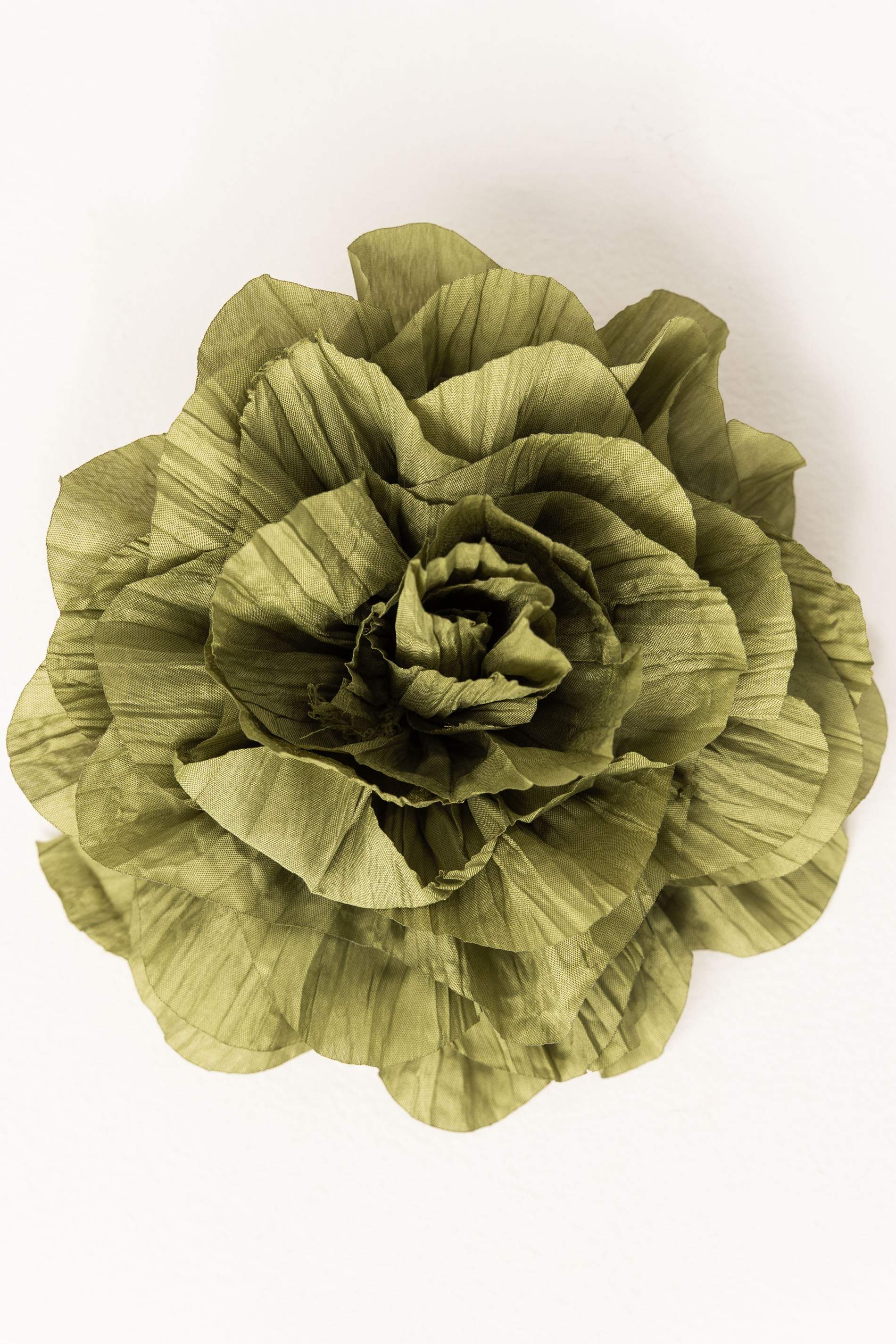 BROCHE FLOR PLISADA VERDE