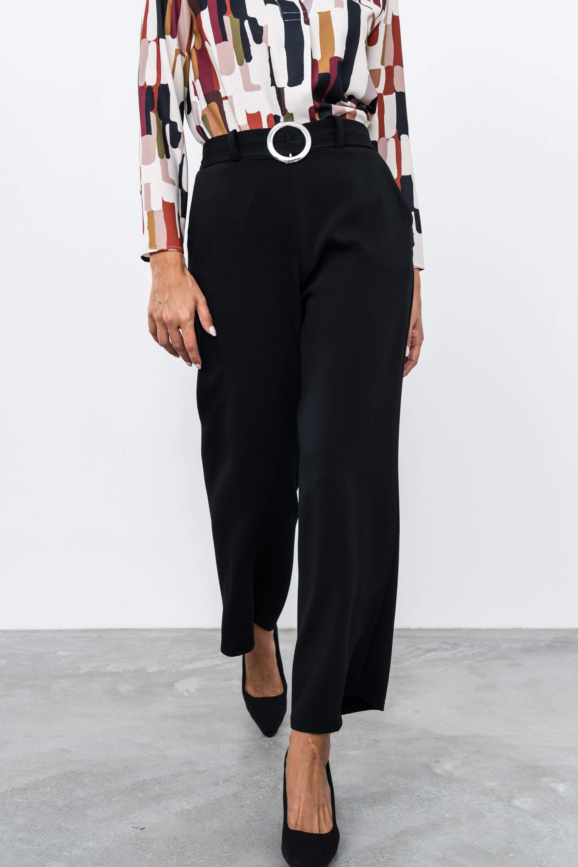 PANTALON TEXTURA HEBILLA