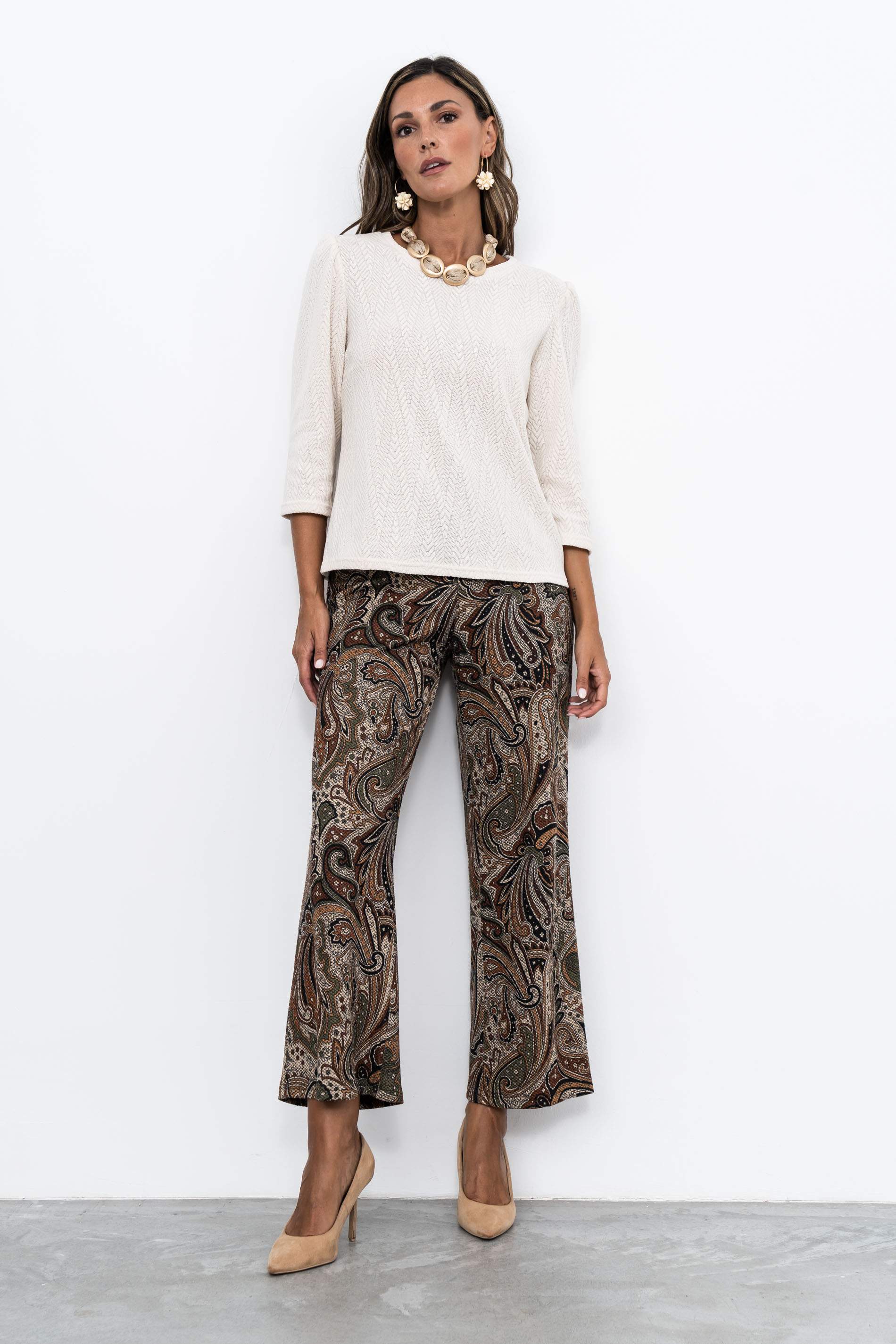 PANTALON PUNTO TEXTURA FLOR