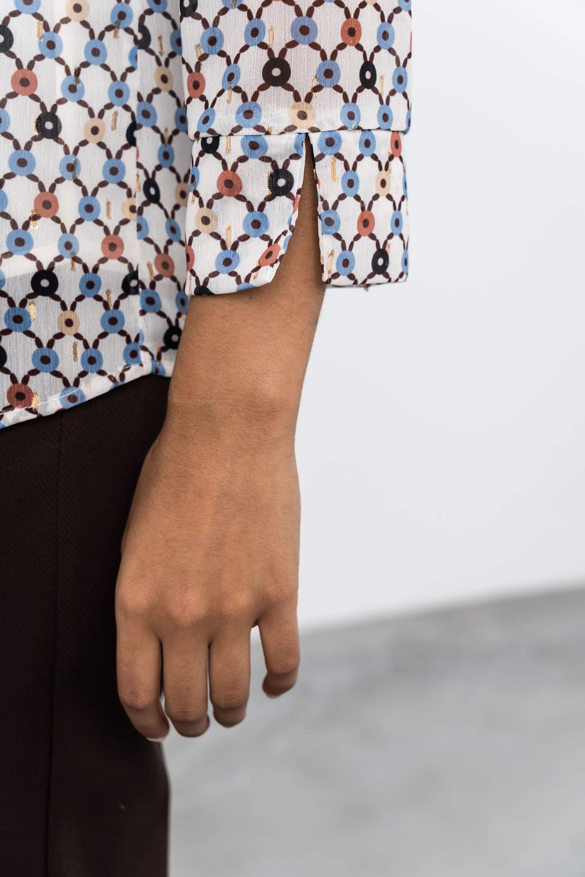 BLUSA ESTAMPADOS GEOMETRICOS LAZOS