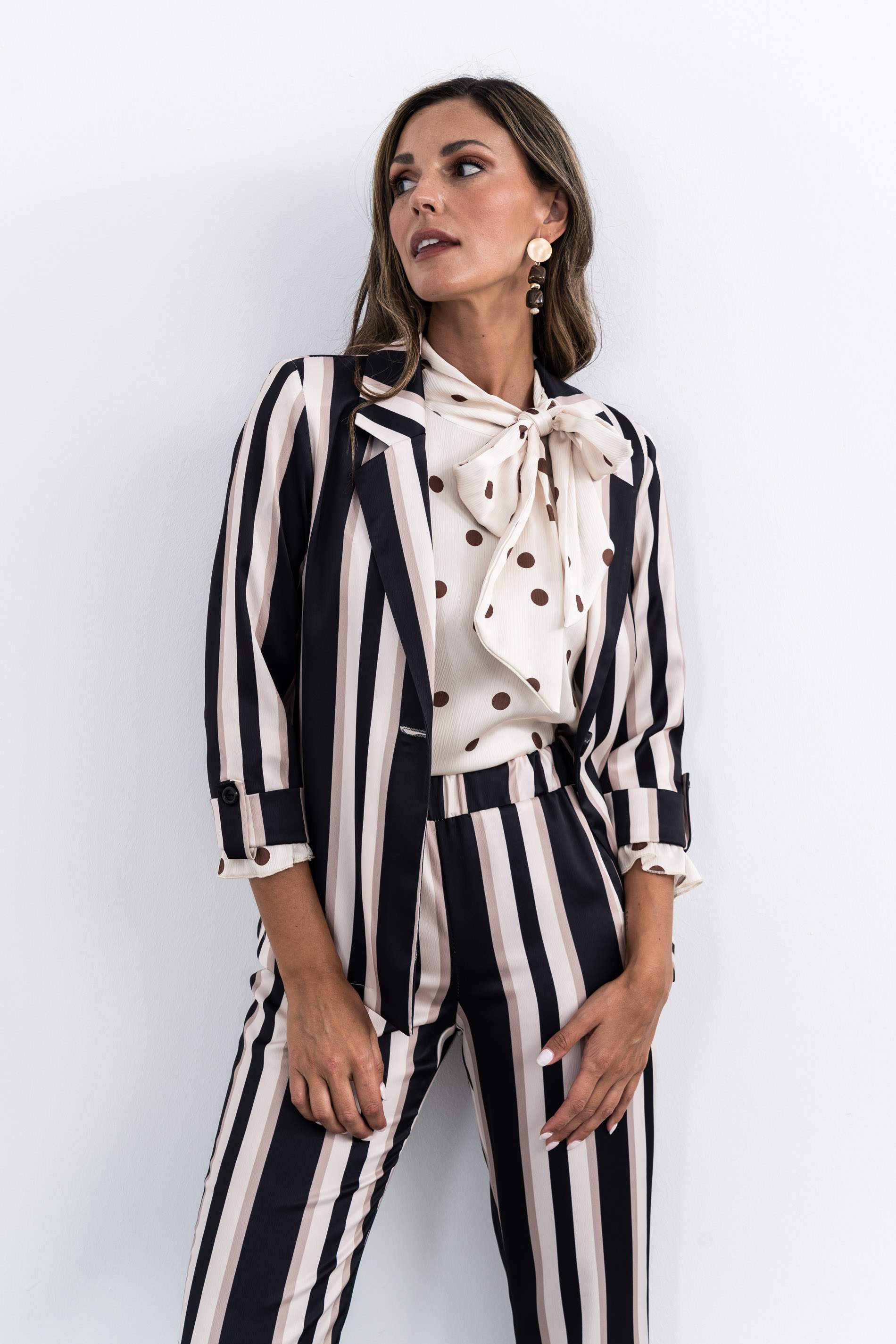CHAQUETA RAYAS SATINADA