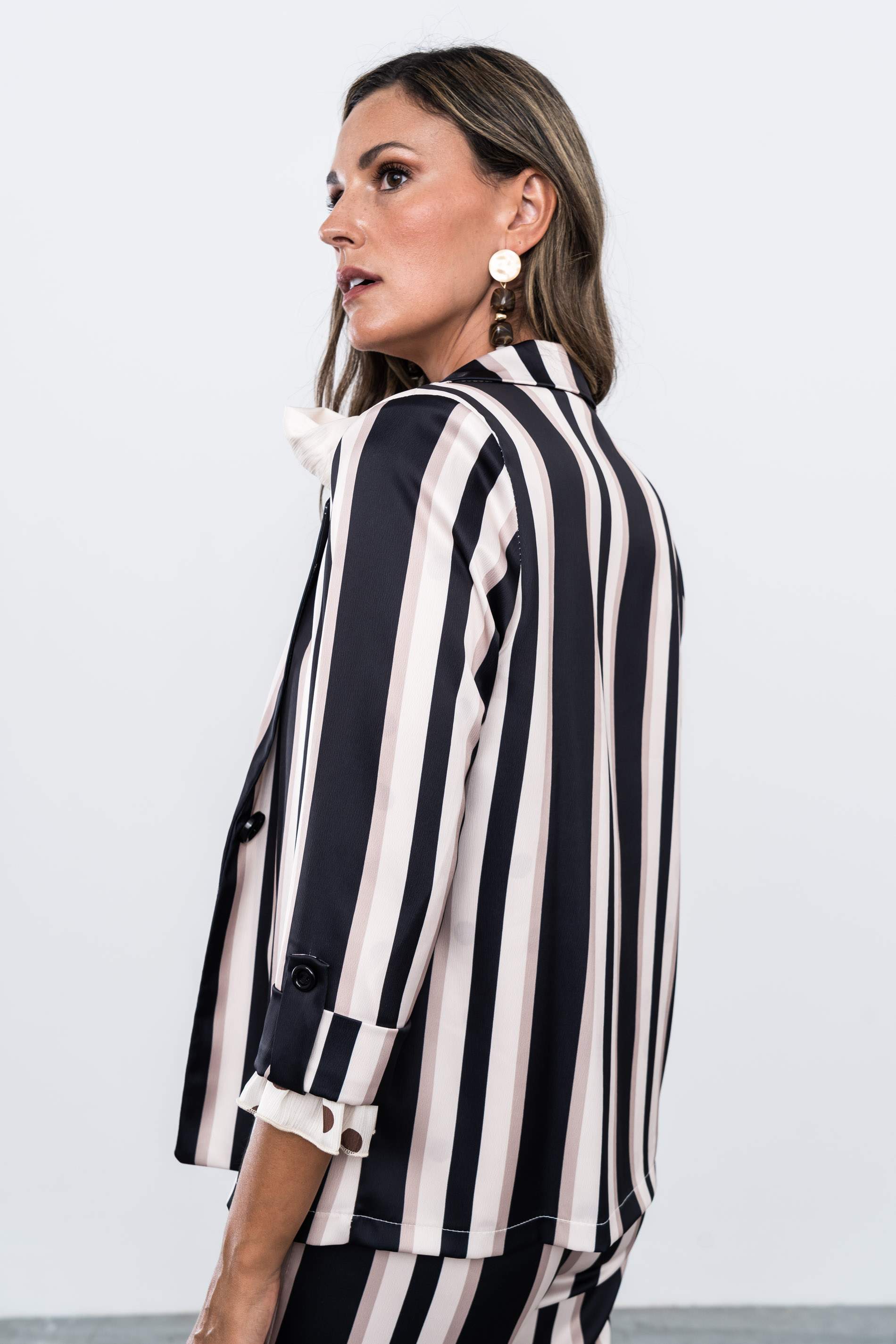 CHAQUETA RAYAS SATINADA