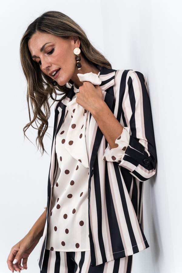 CHAQUETA RAYAS SATINADA