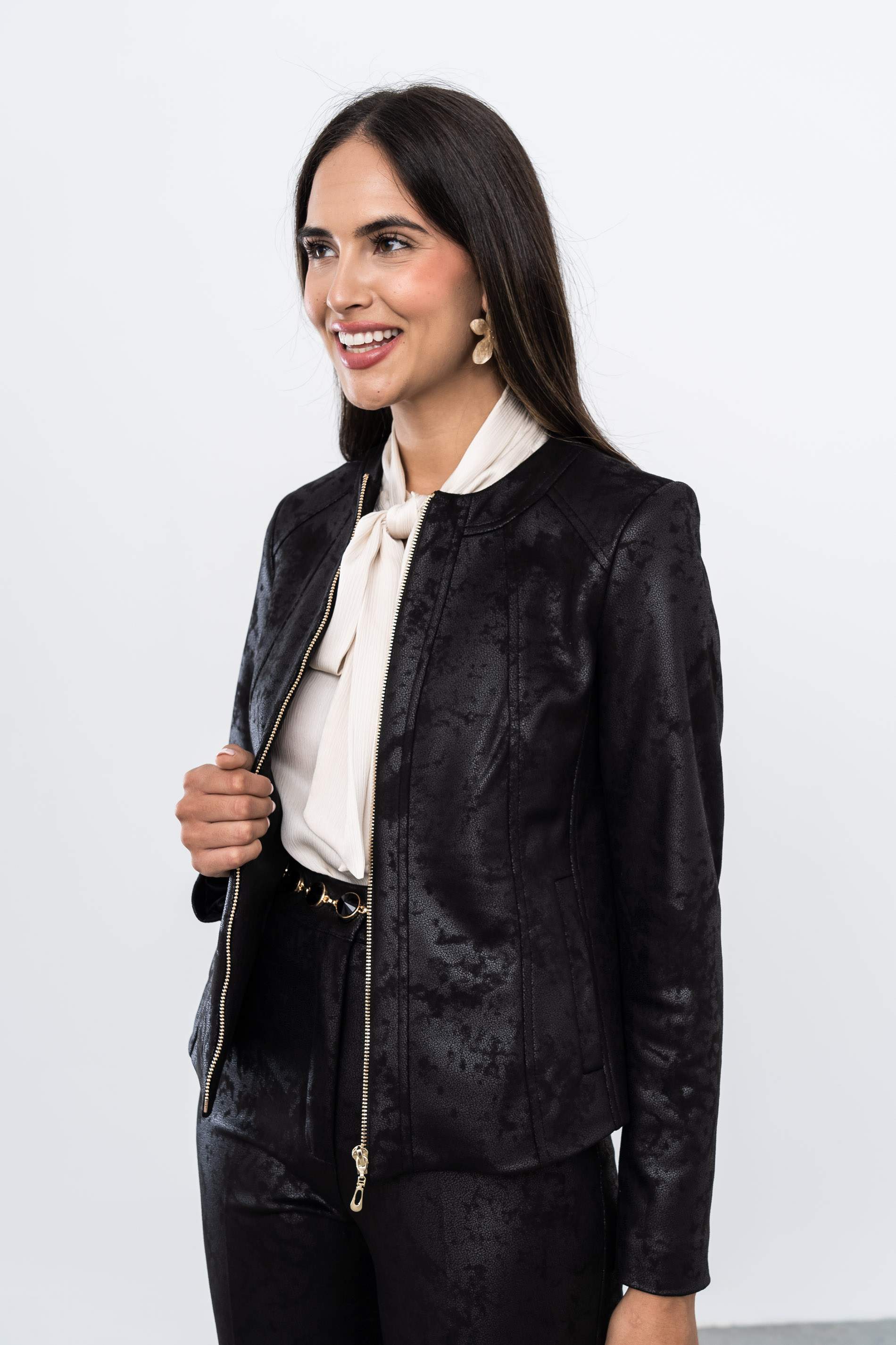 CHAQUETA EFECTO PIEL CREMALLERA