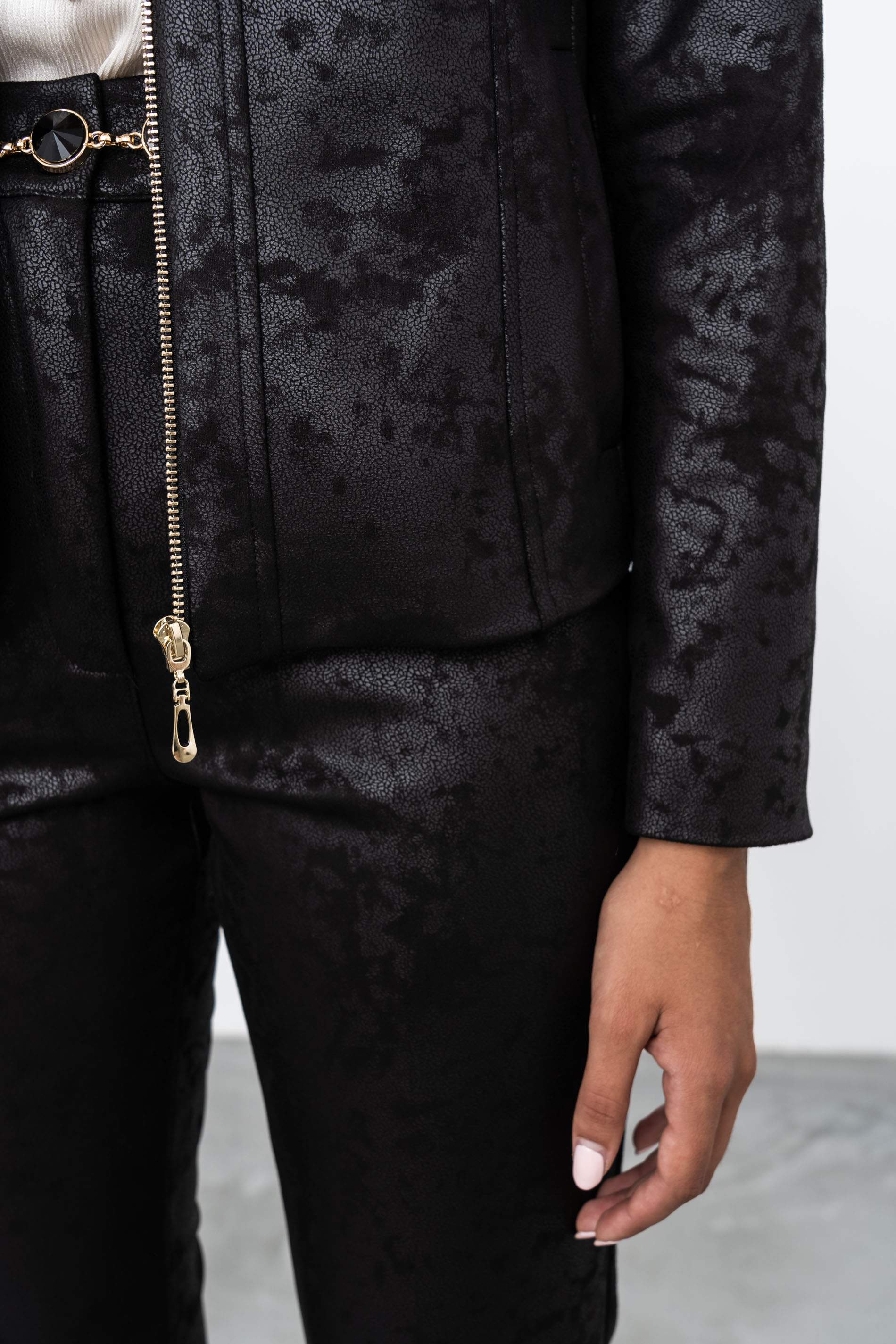 CHAQUETA EFECTO PIEL CREMALLERA