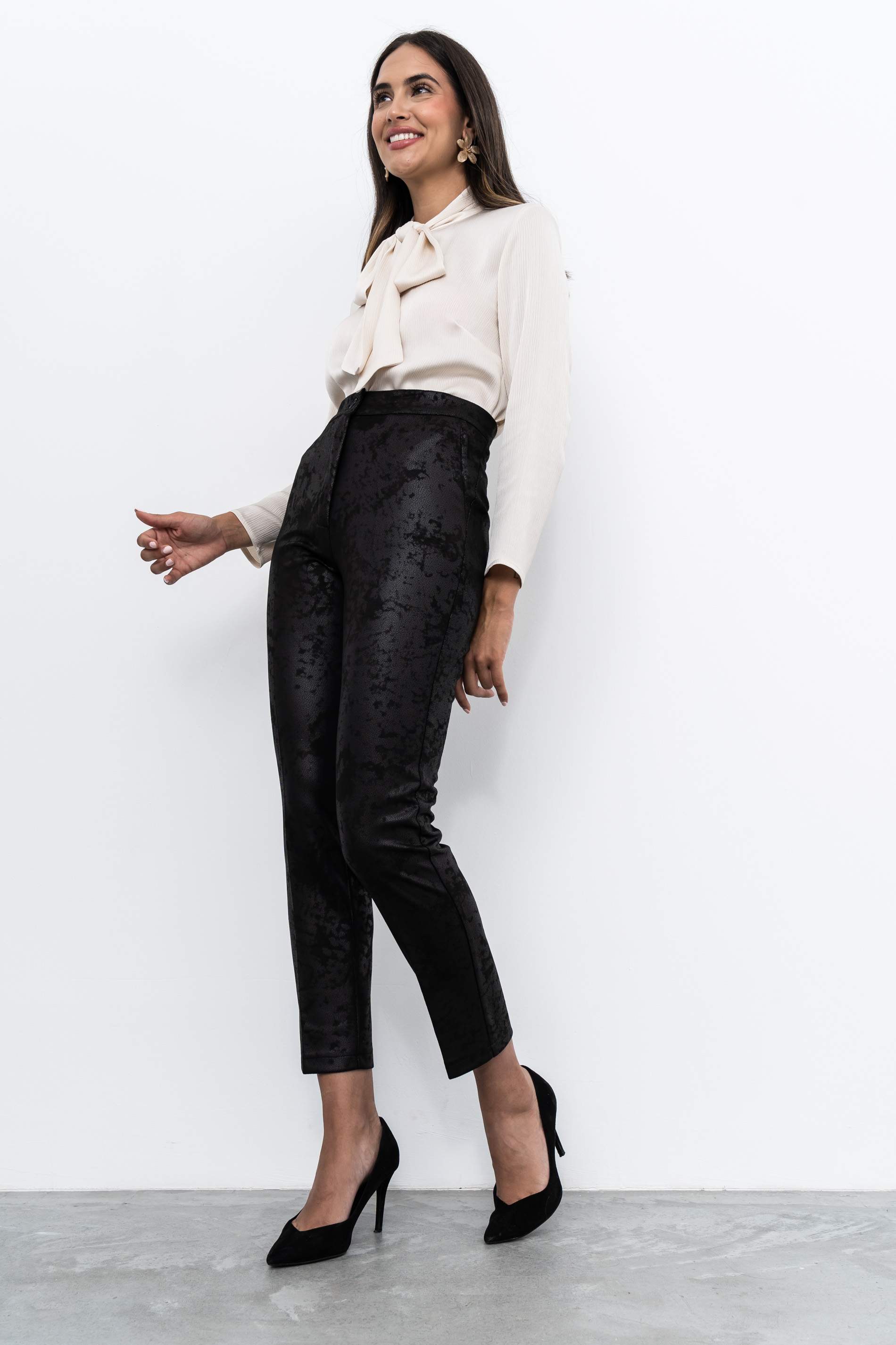 PANTALON EFECTO PIEL