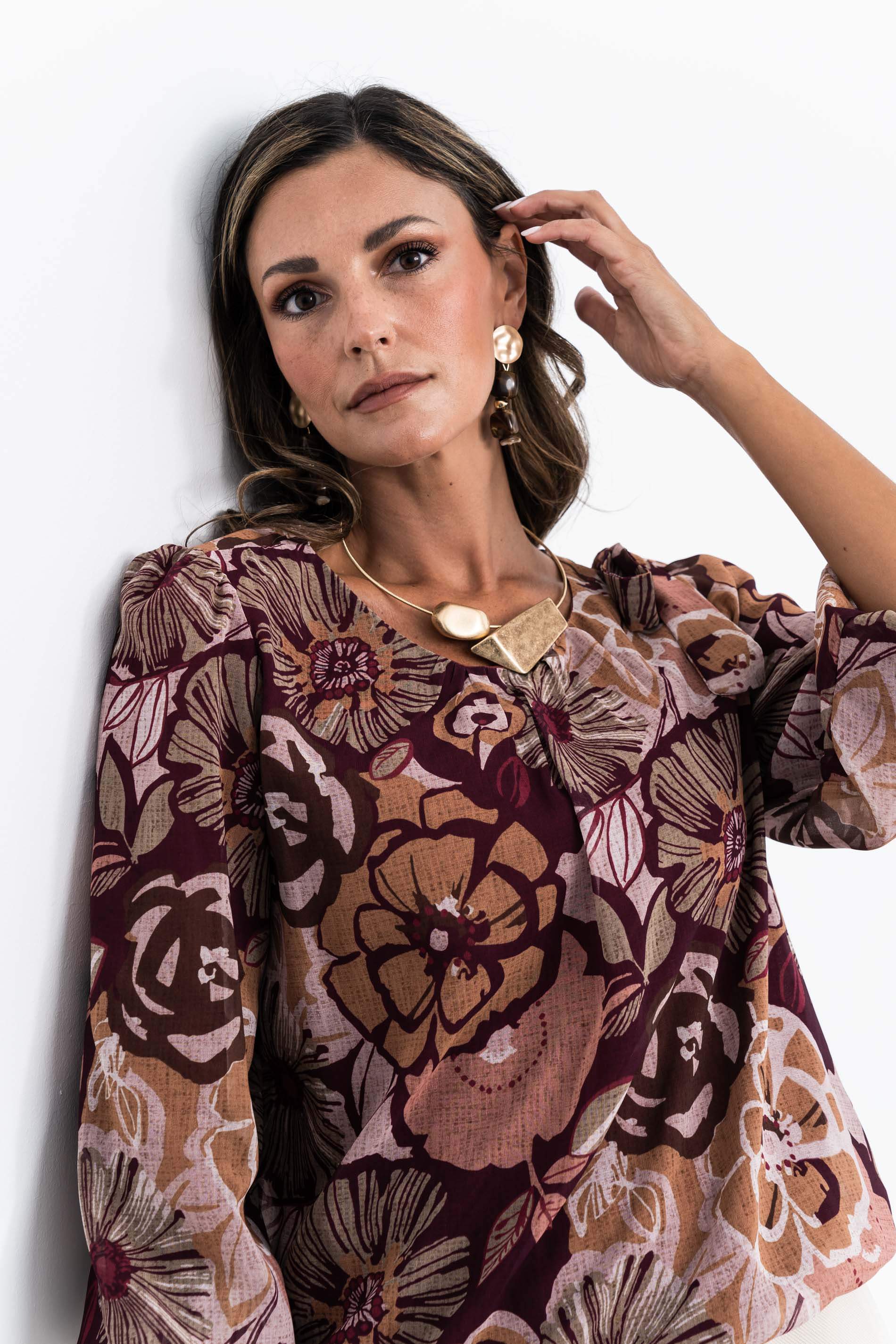 BLUSA ABULLONADA FLORAL