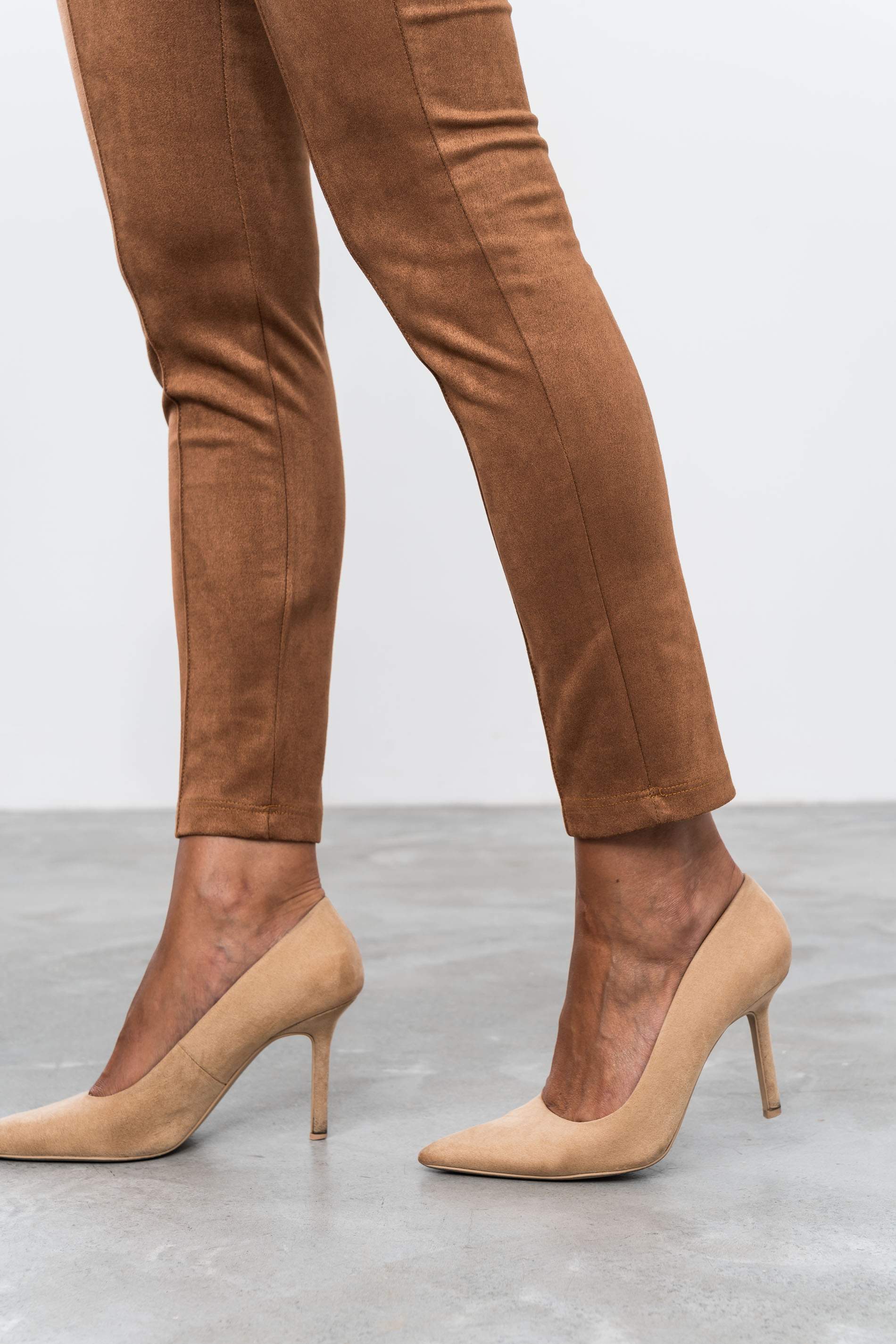 PANTALON NERVIO EFECTO ANTE CAMEL