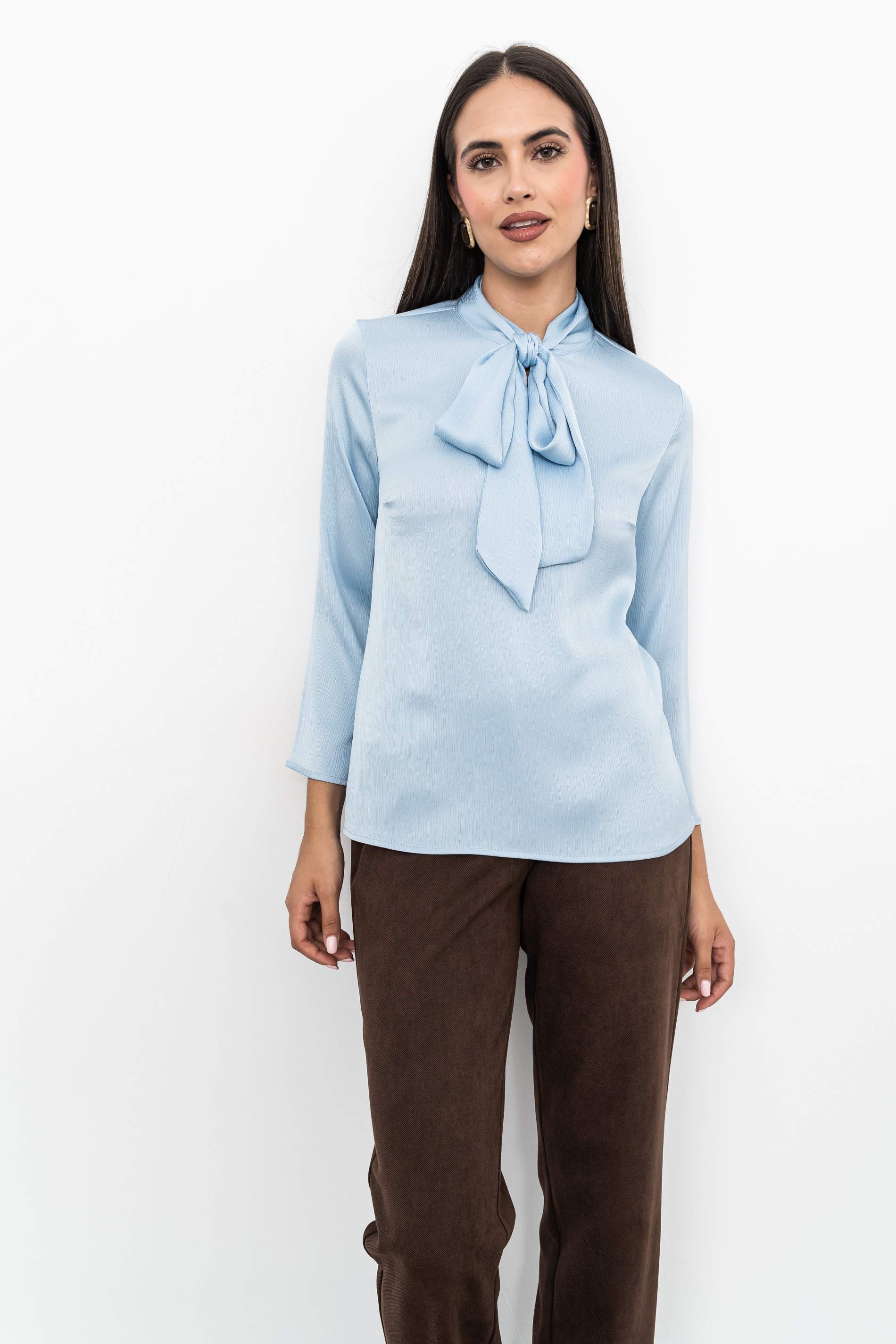 BLUSA LAZADA SATINADA CELESTE