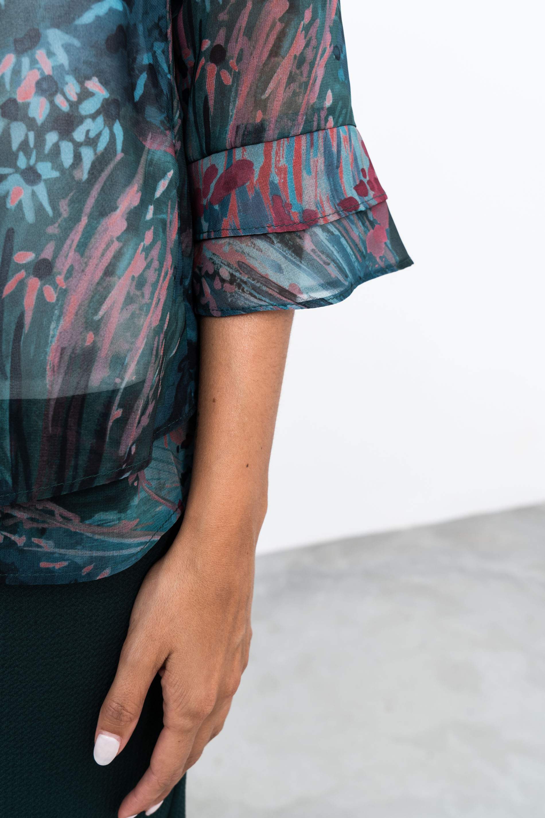 BLUSA DOBLE CAPA FLORAL