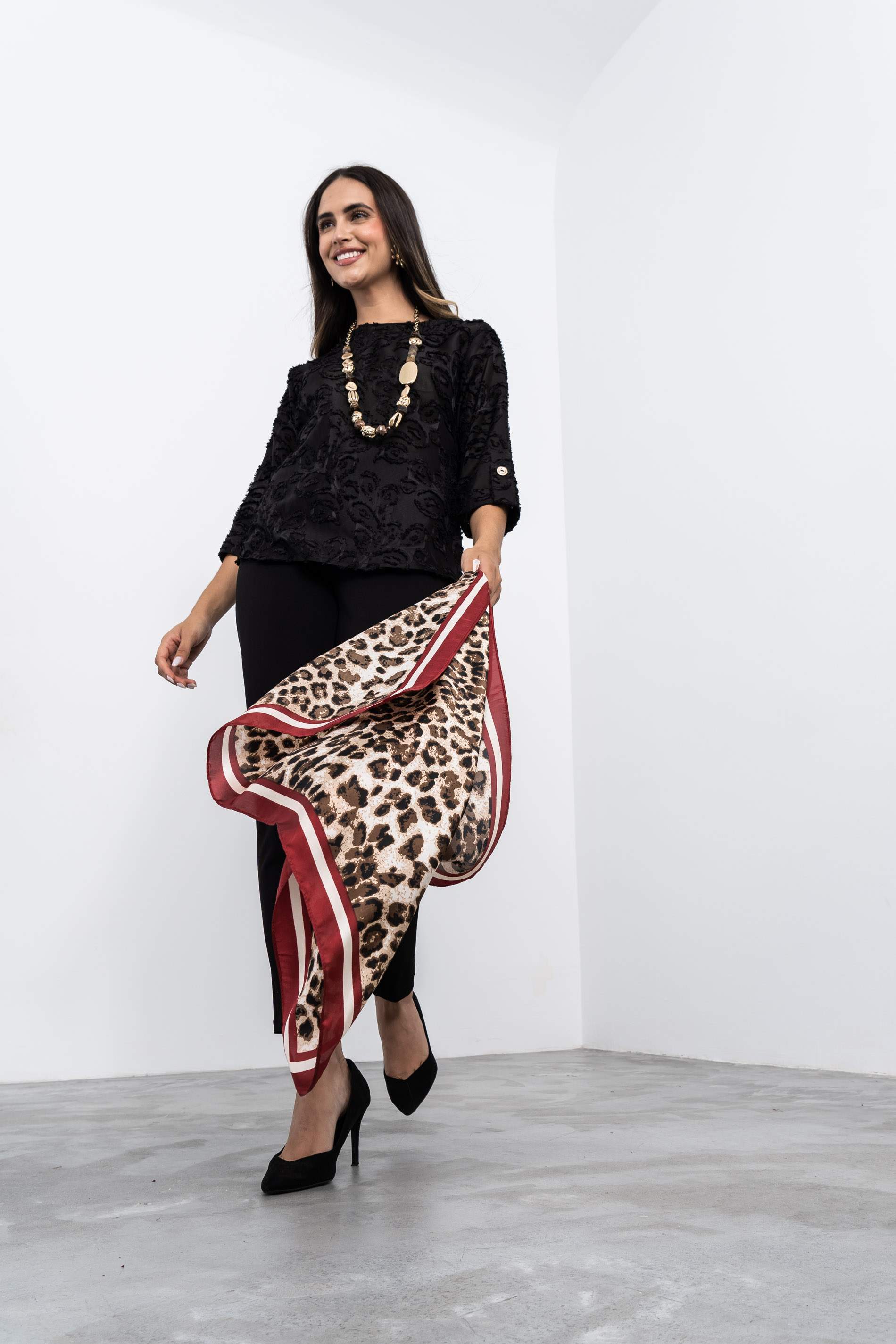 BLUSA JACQUARD BOTÓN MANGA