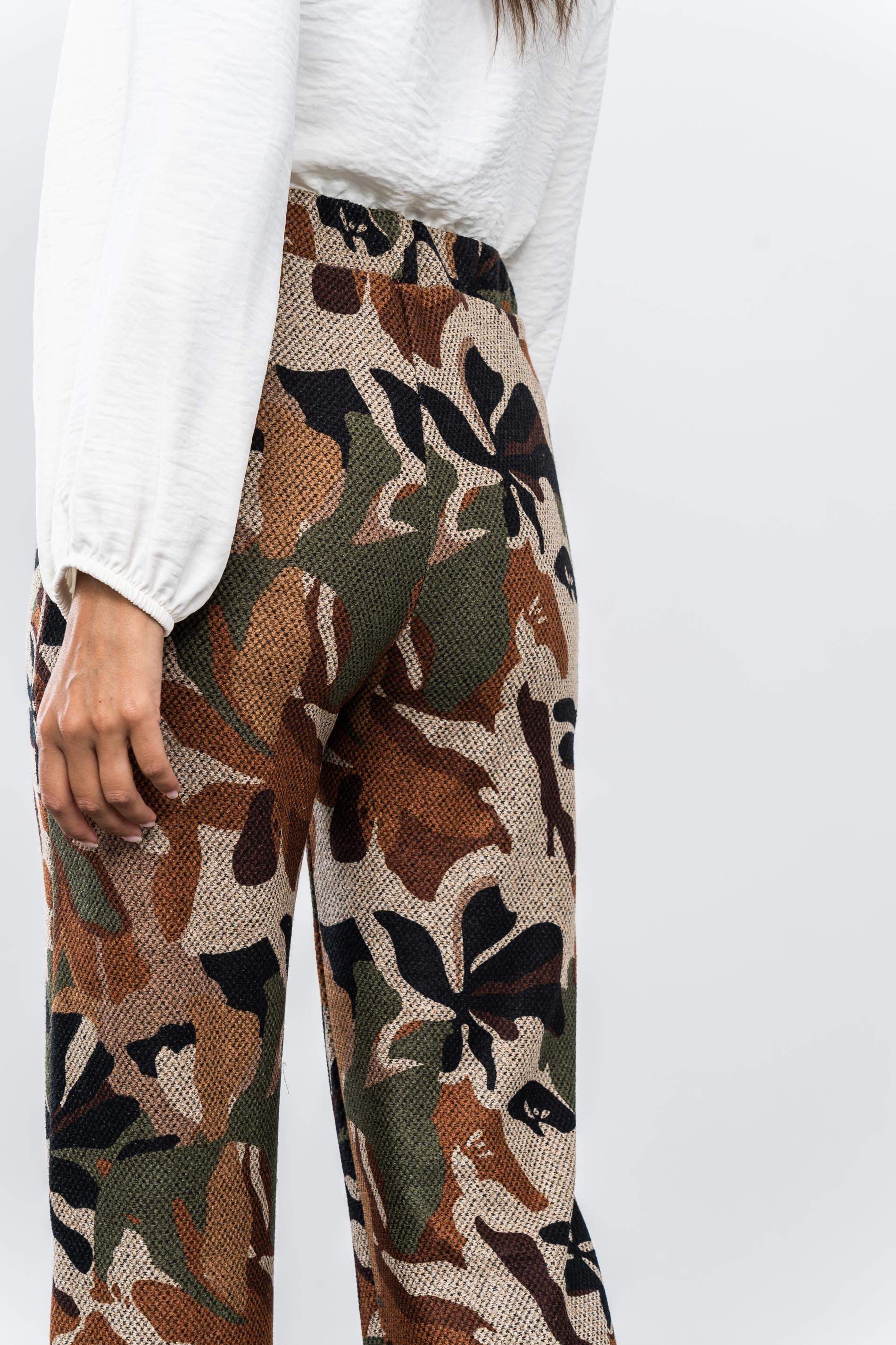 PANTALON PUNTO HOJAS