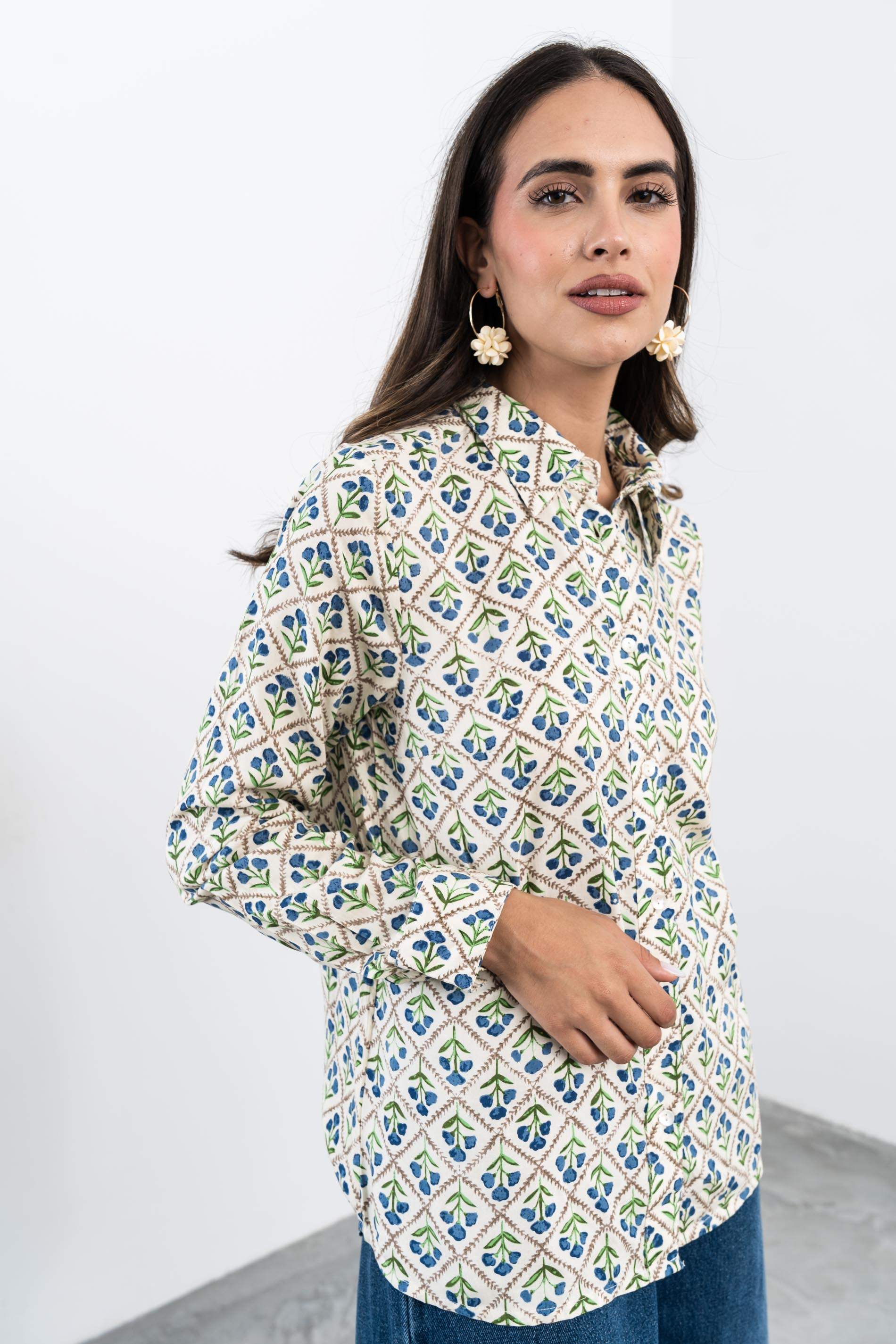 CAMISA ESTAMPADA RAMILLETE