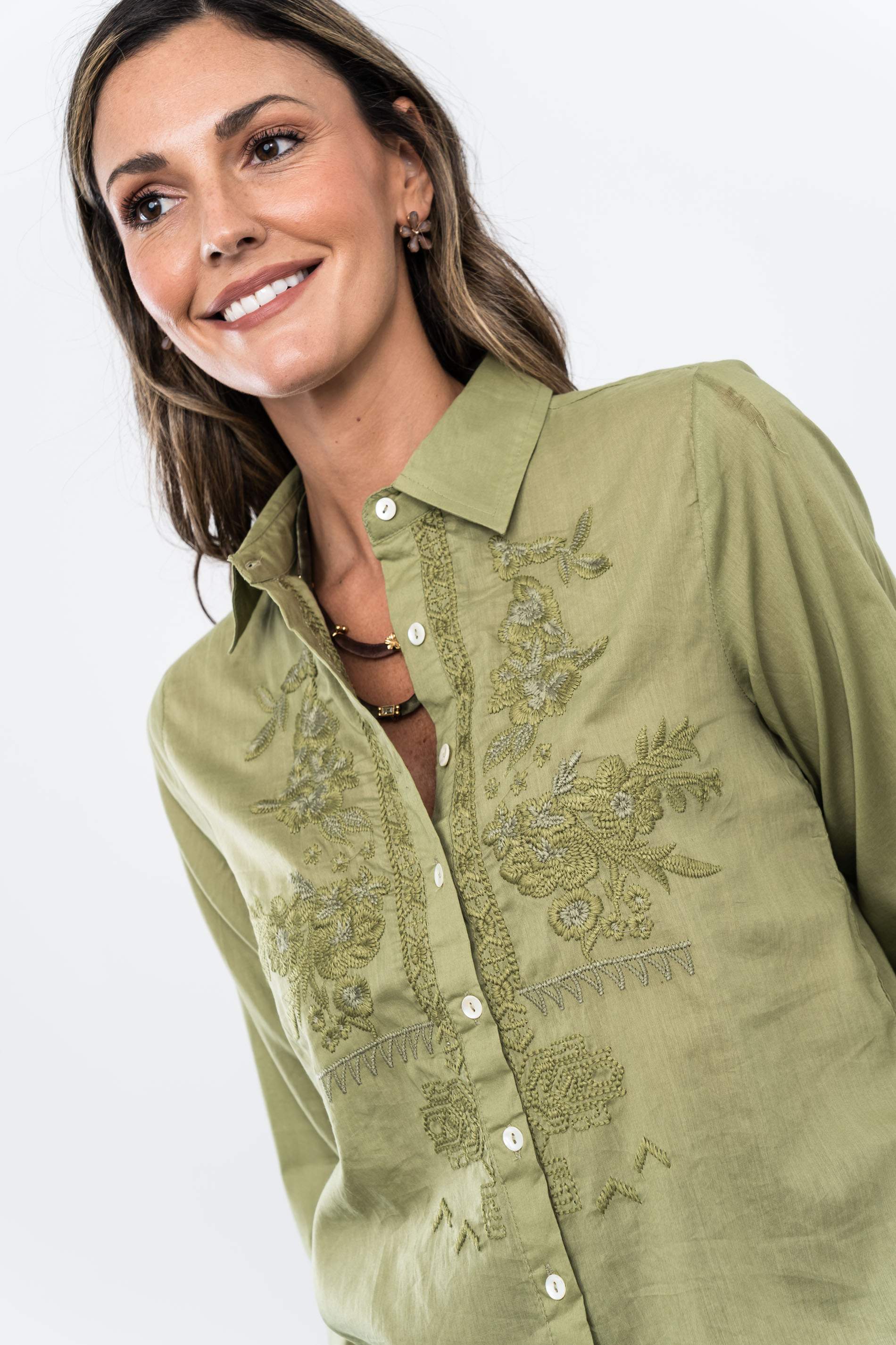 CAMISA BORDADO DELANTERO OLIVA