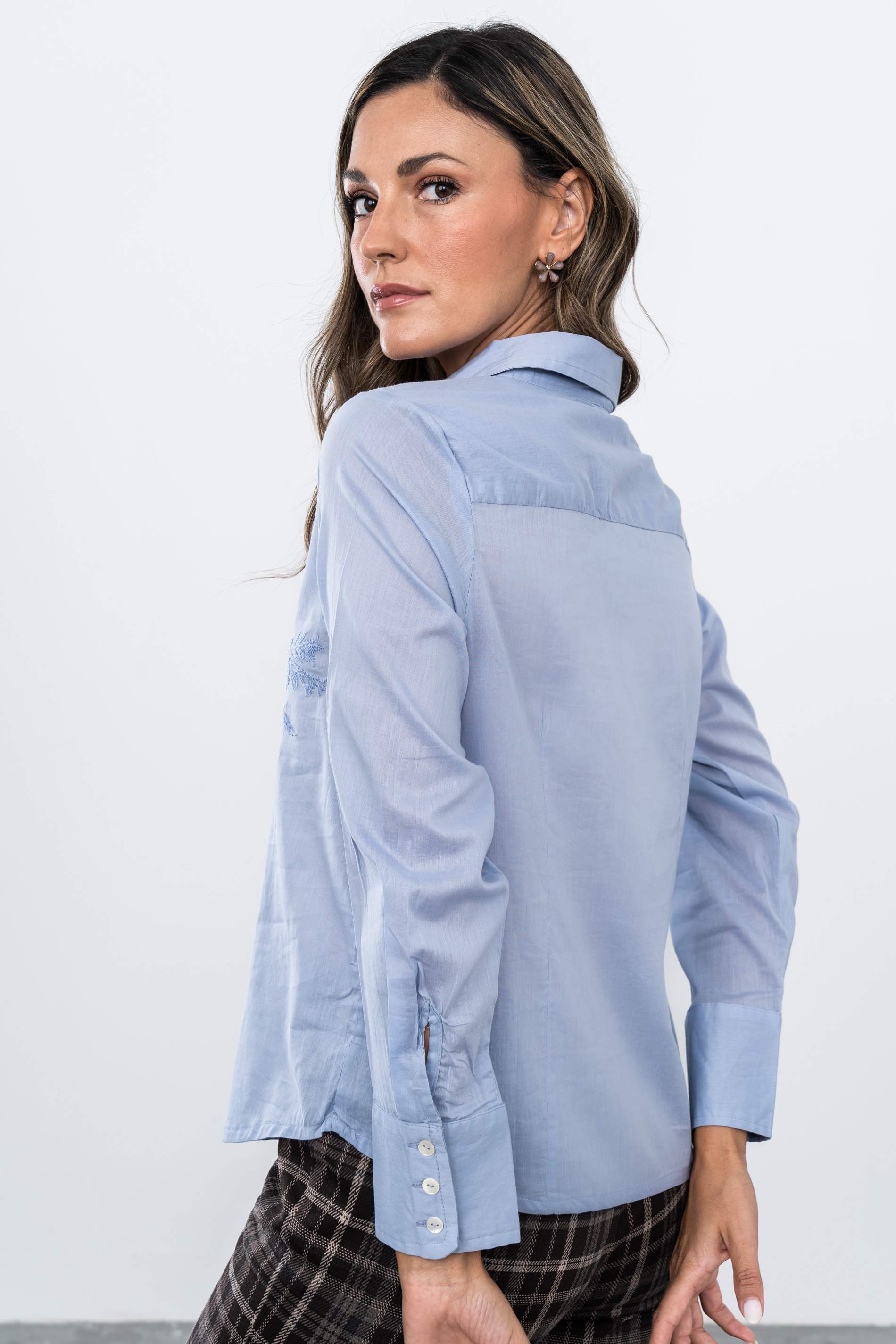 CAMISA BORDADO DELANTERO AZUL
