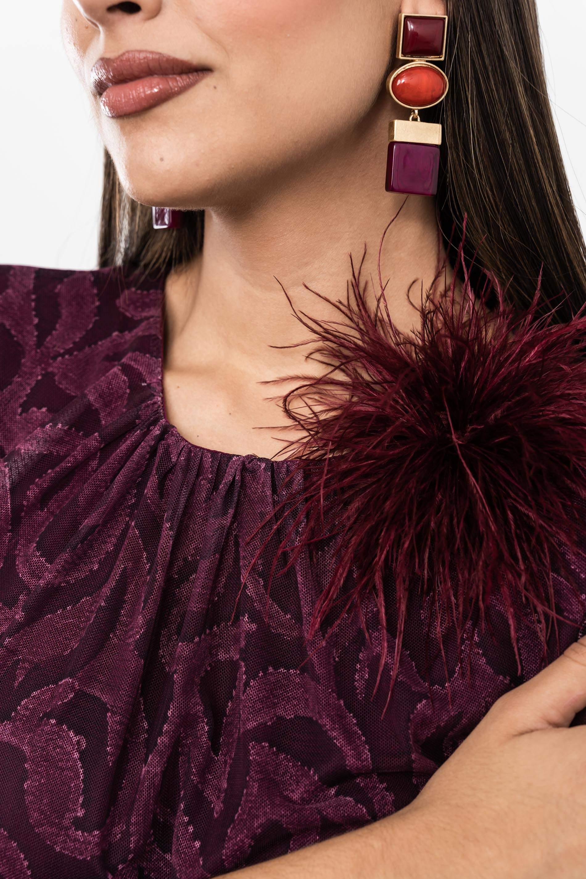 BROCHE PLUMAS BURDEOS