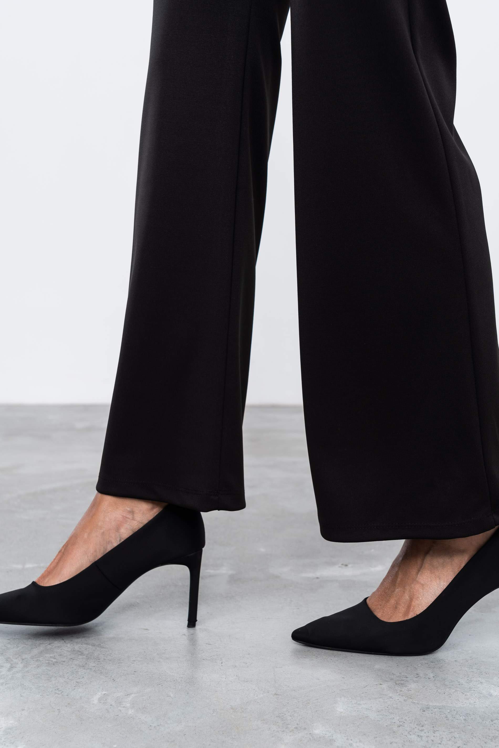 PANTALON RECTO NEGRO