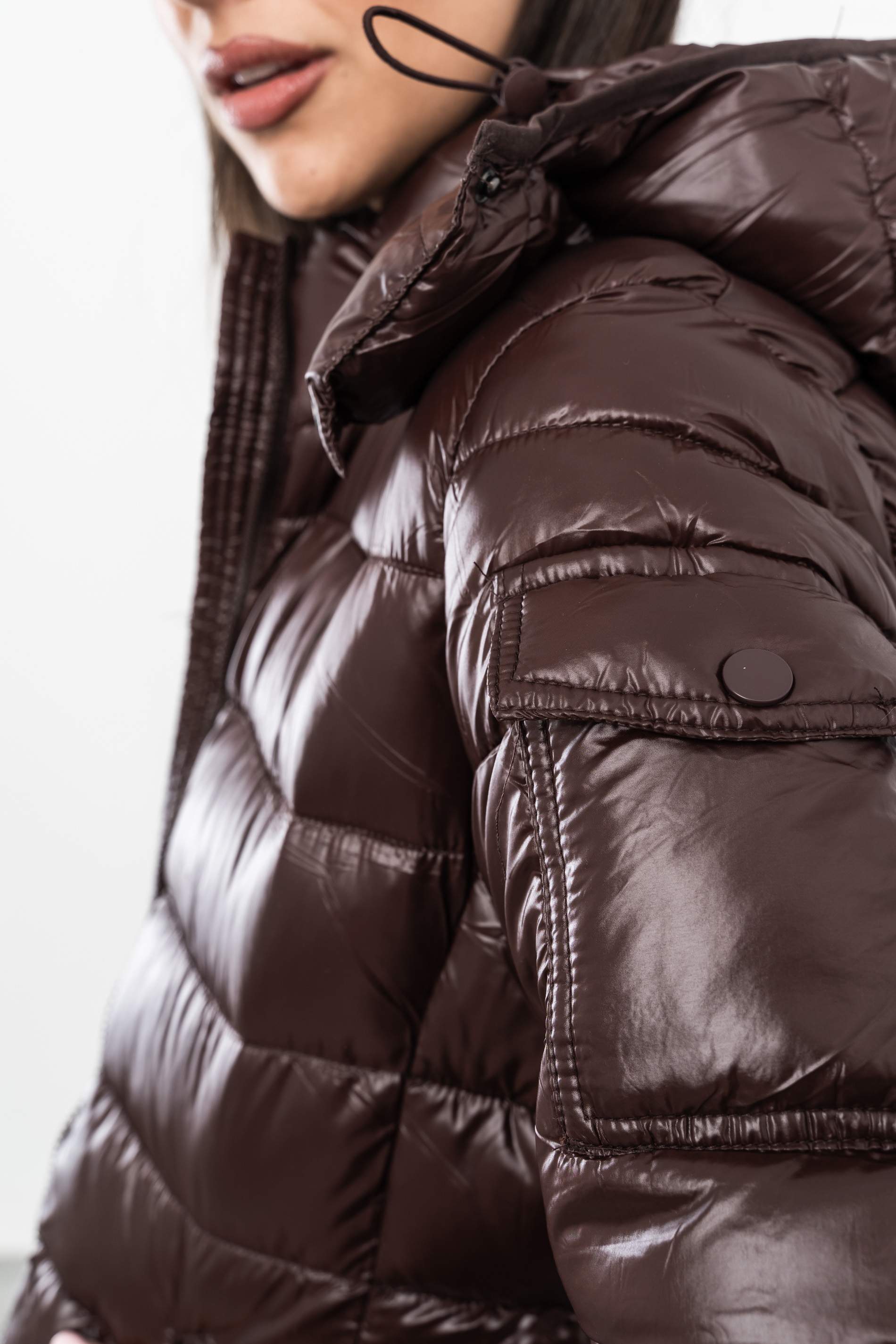 PARKA LARGA SATINADA BOLSILLO