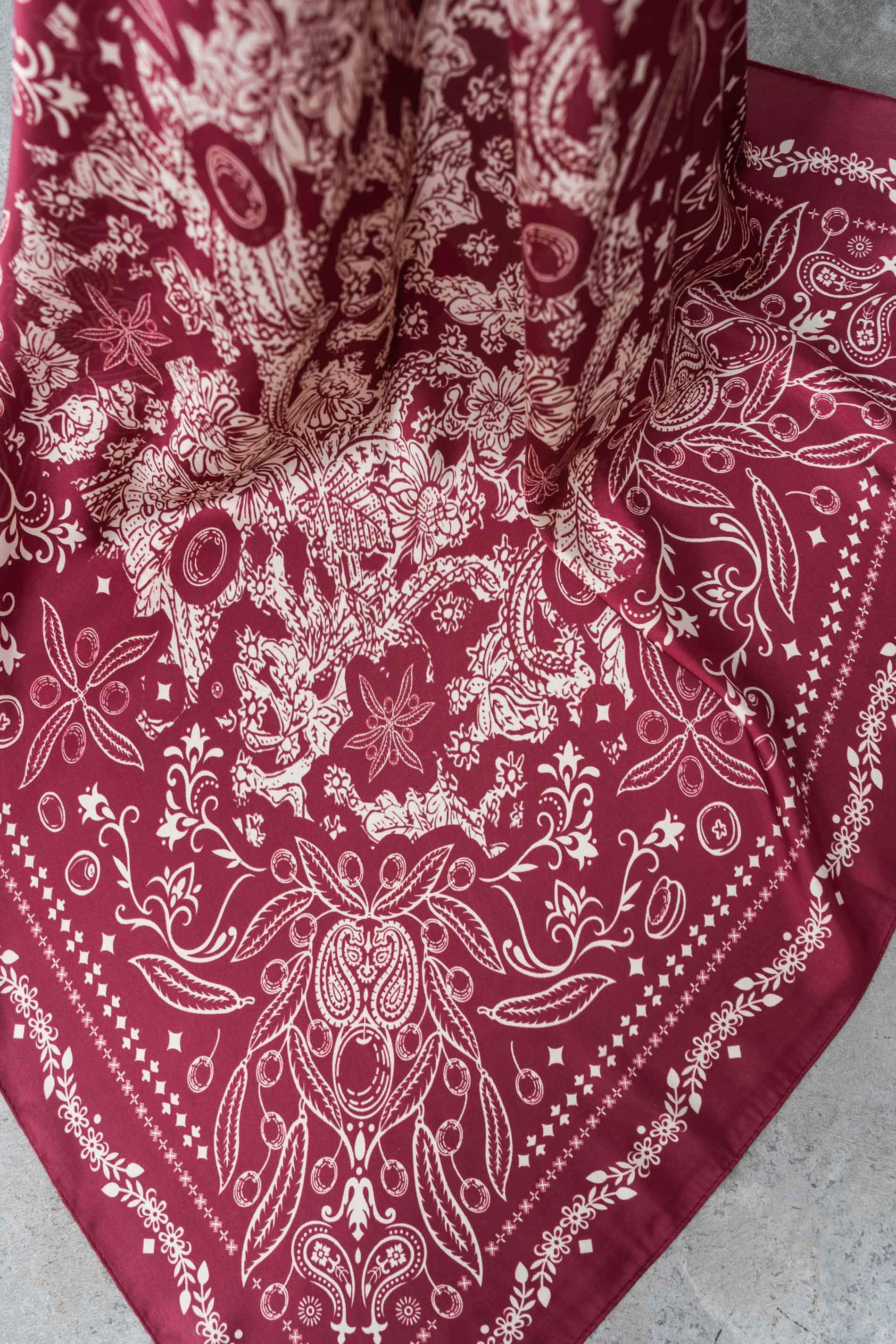 PAÑUELO FLORAL GUINDA