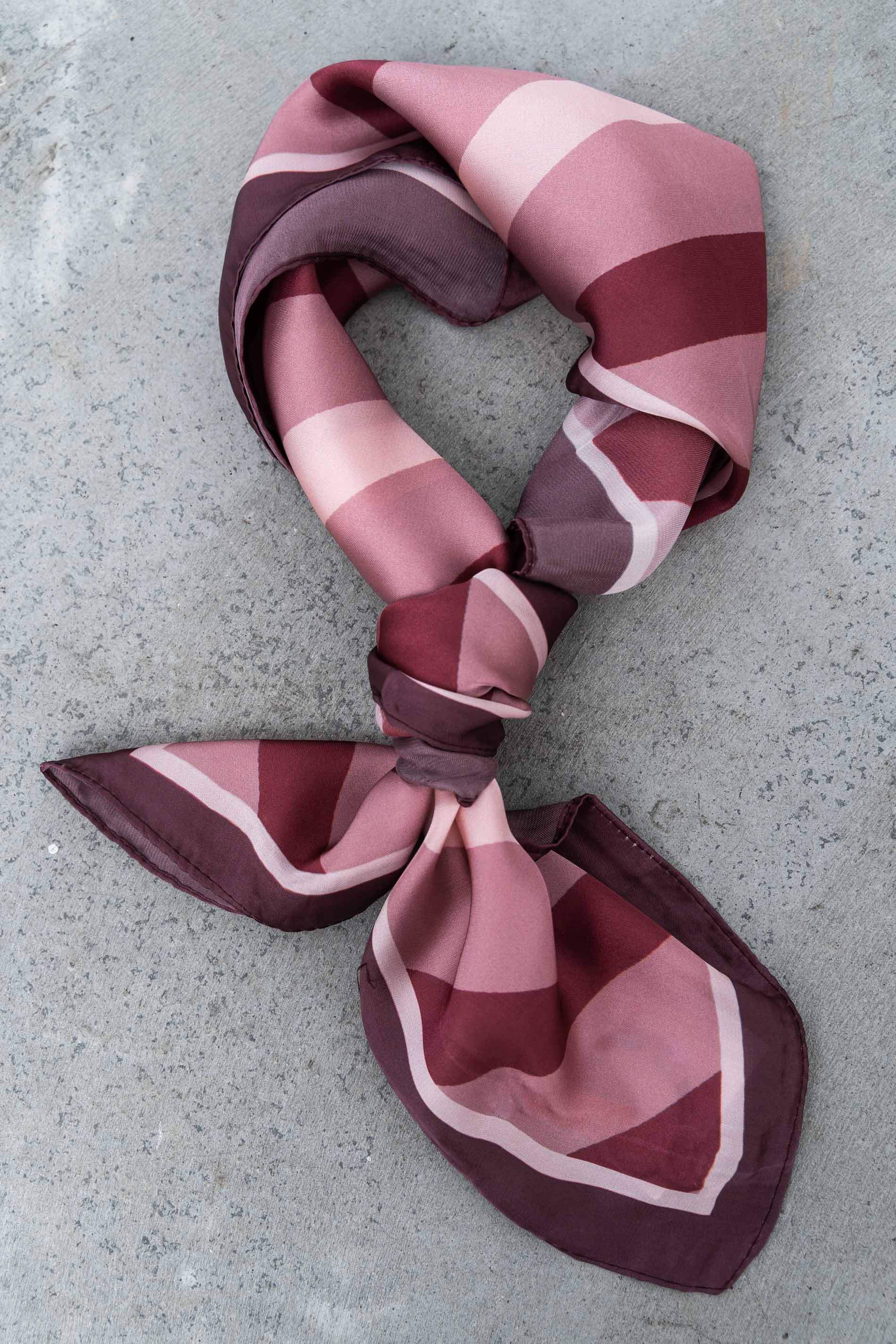 PAÑUELO RAYAS ROSA