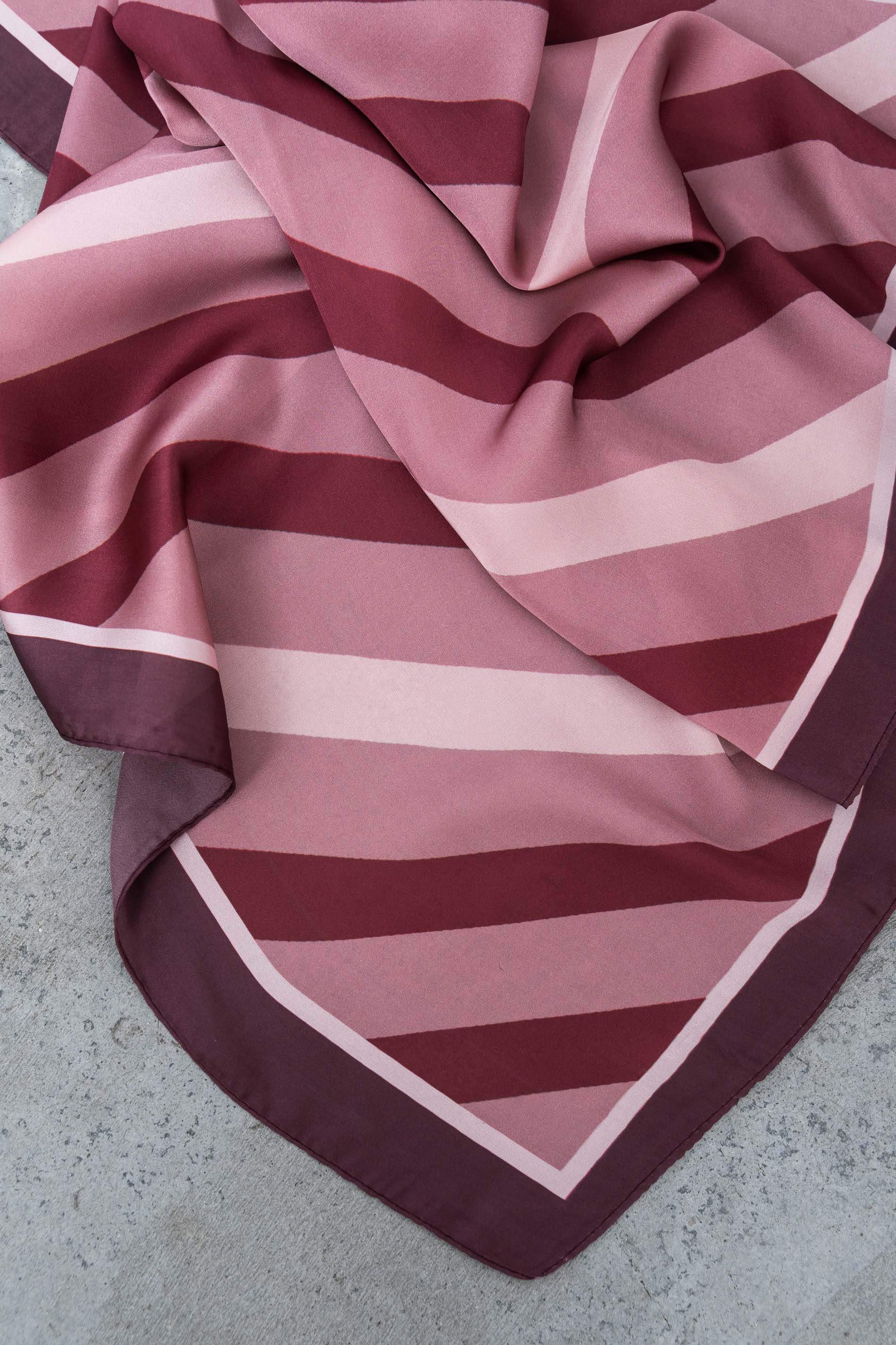 PAÑUELO RAYAS ROSA