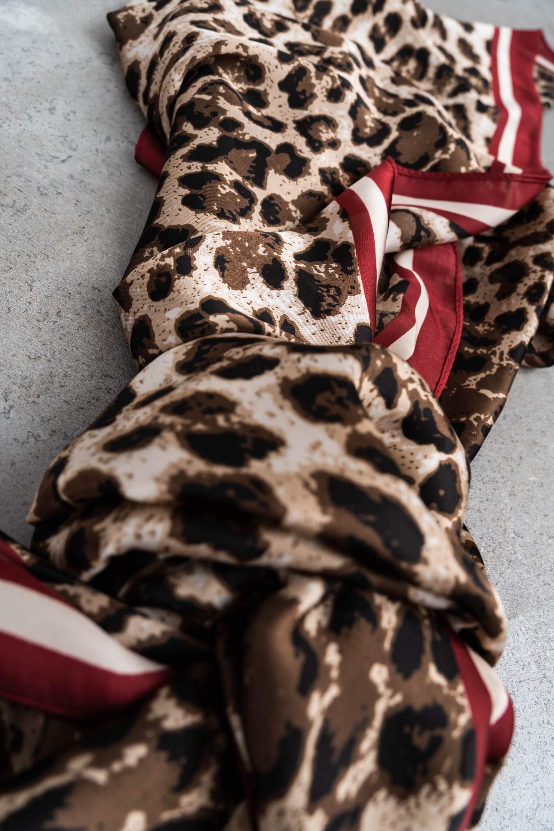 FOULARD EFECTO SEDA ANIMAL