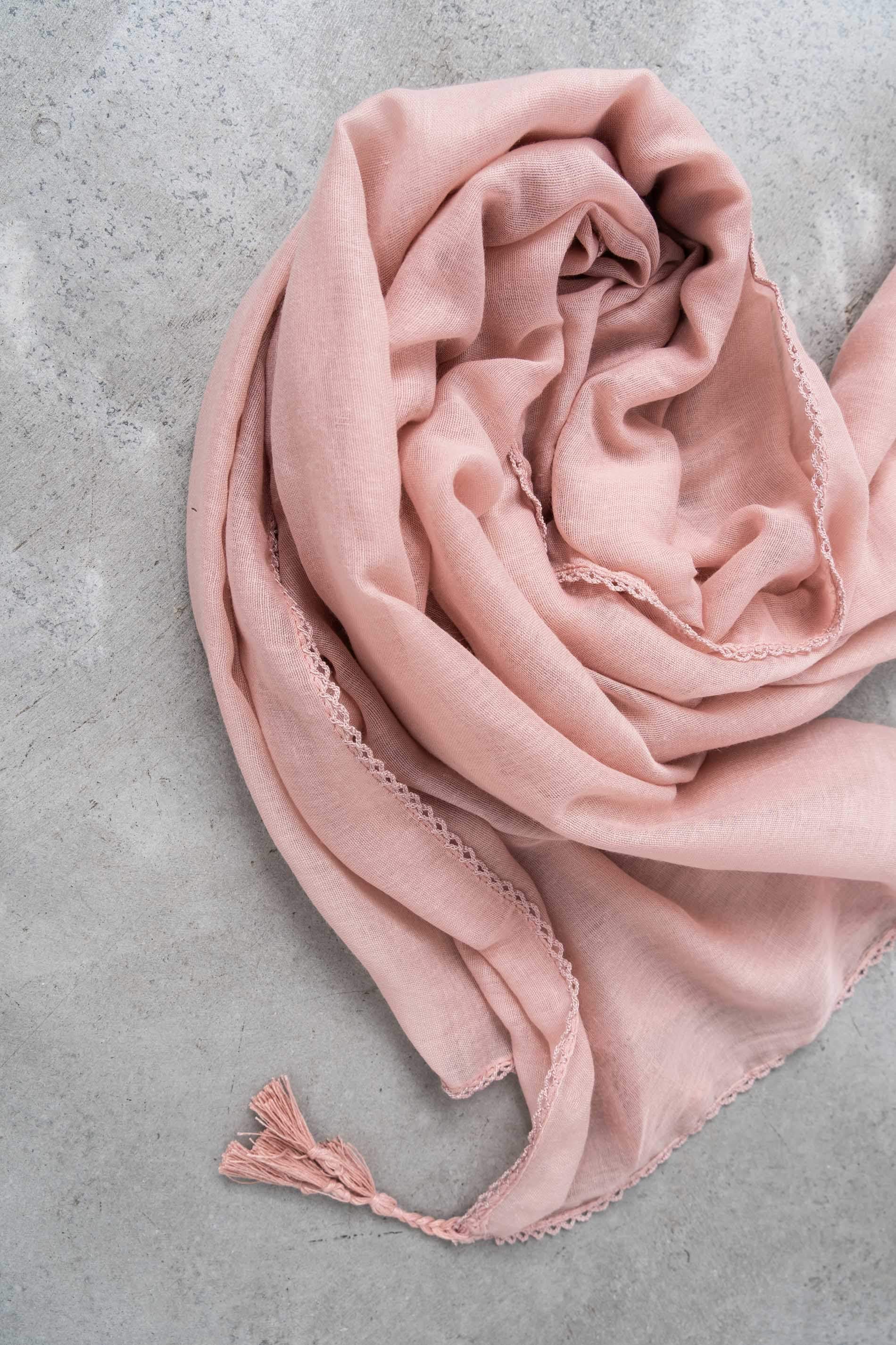 FOULARD LISO POMPONES NUDE