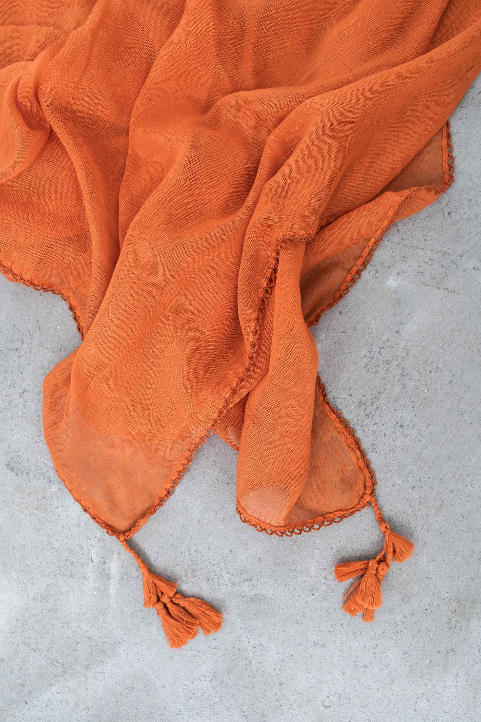 FOULARD LISO POMPONES CALDERA