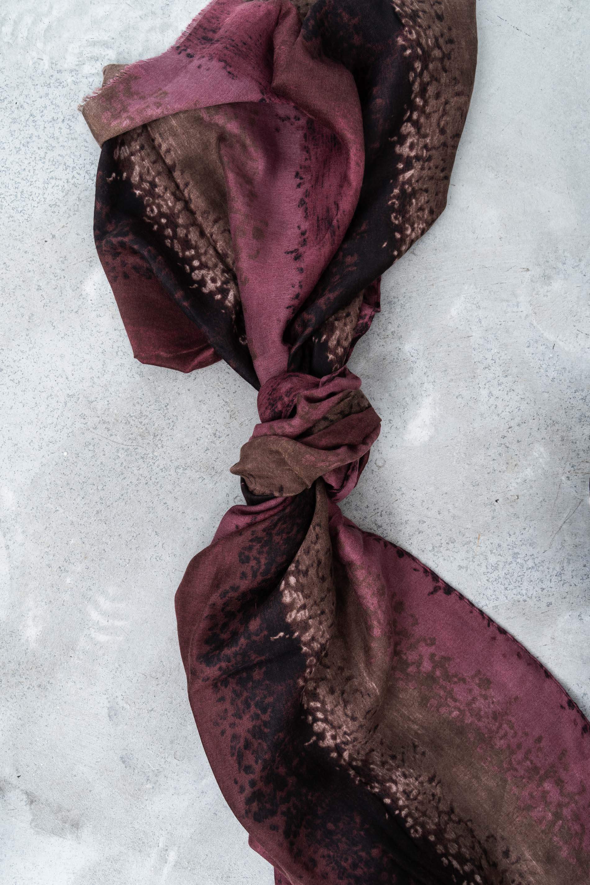 FOULARD BLOQUES COLOR GRANATE