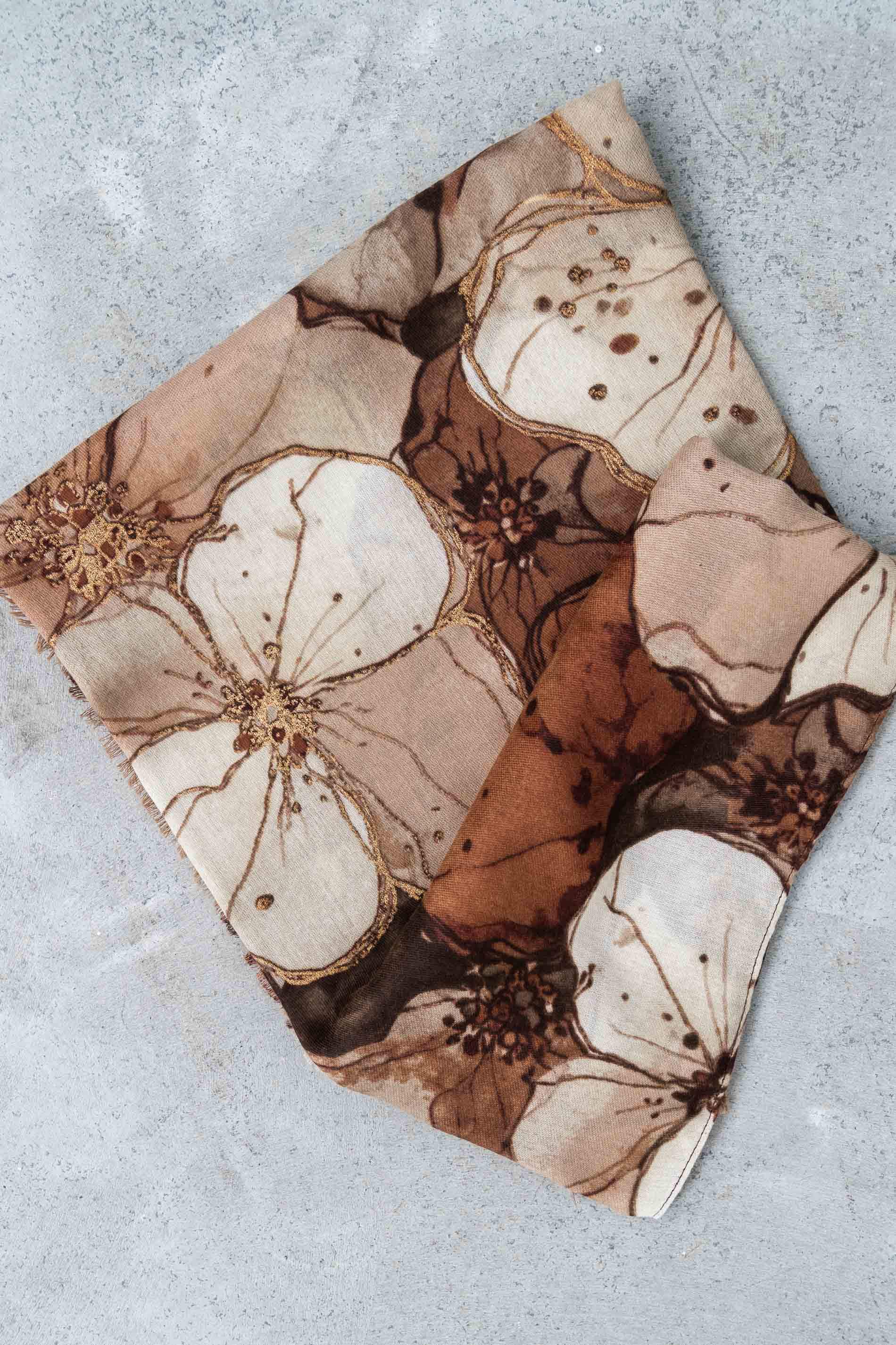 FOULARD FLOR PERFIL ORO CAMEL