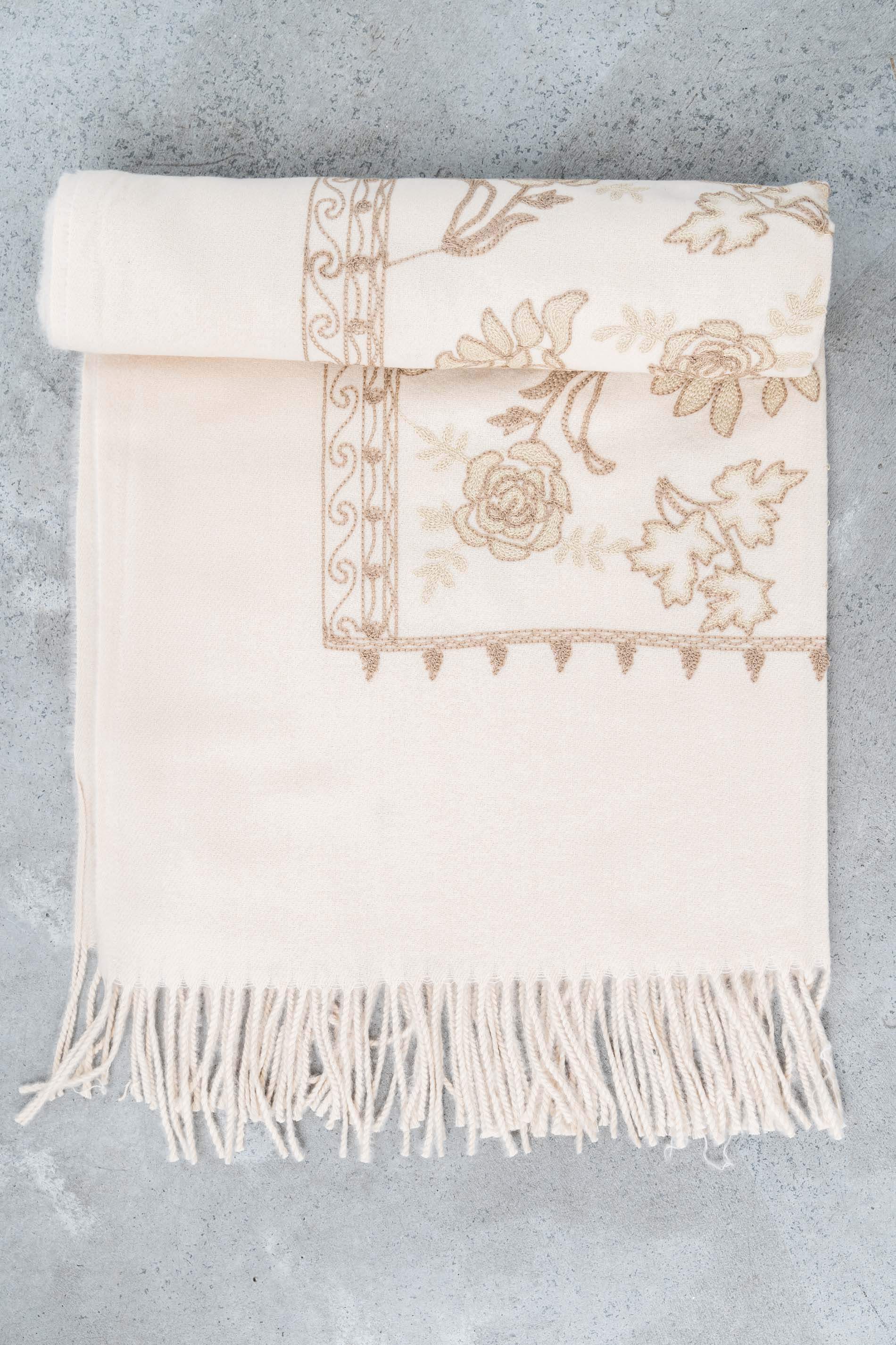 ESTOLA TODO BORDADOS BEIGE