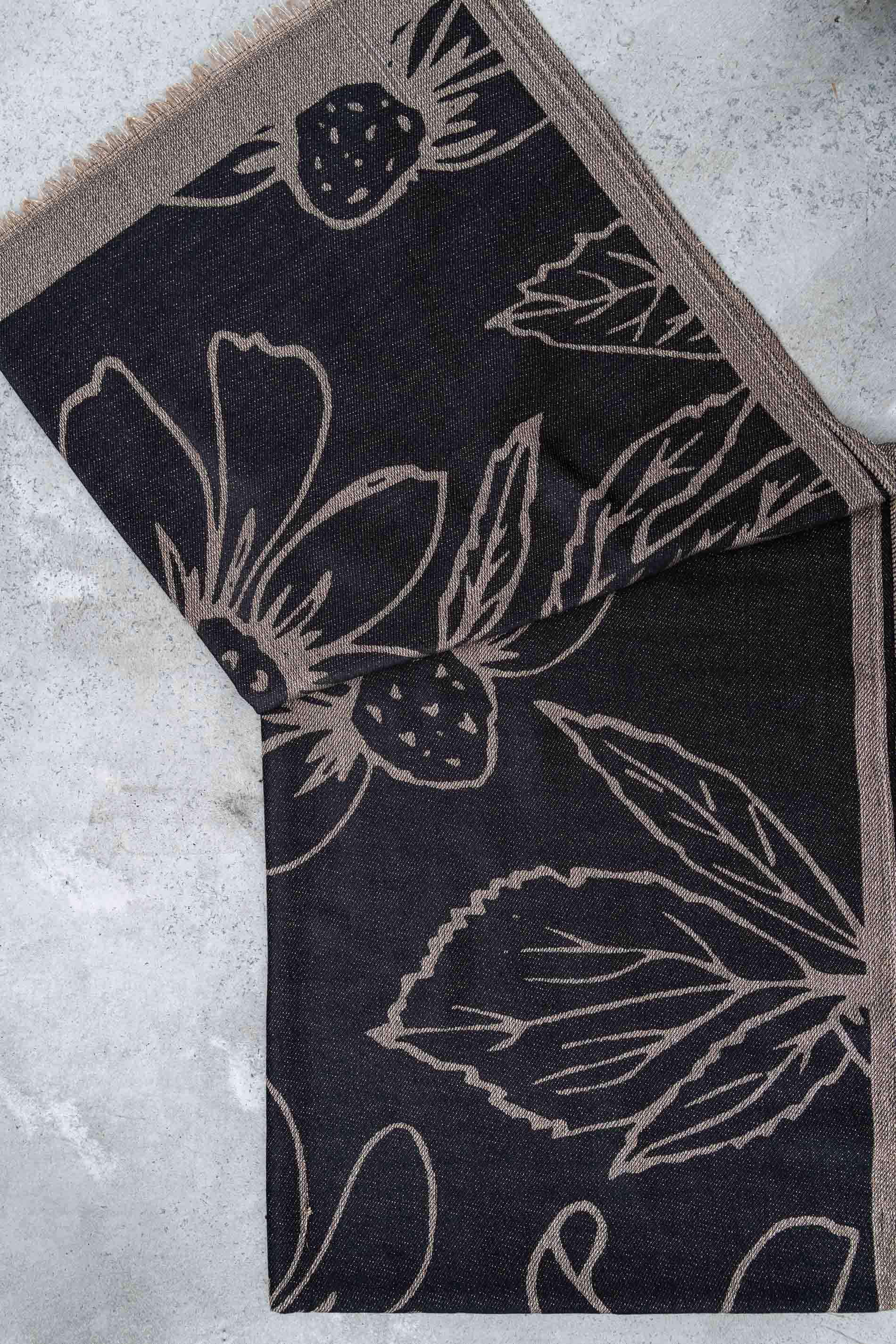 ESTOLA FLORAL LUREX NEGRO