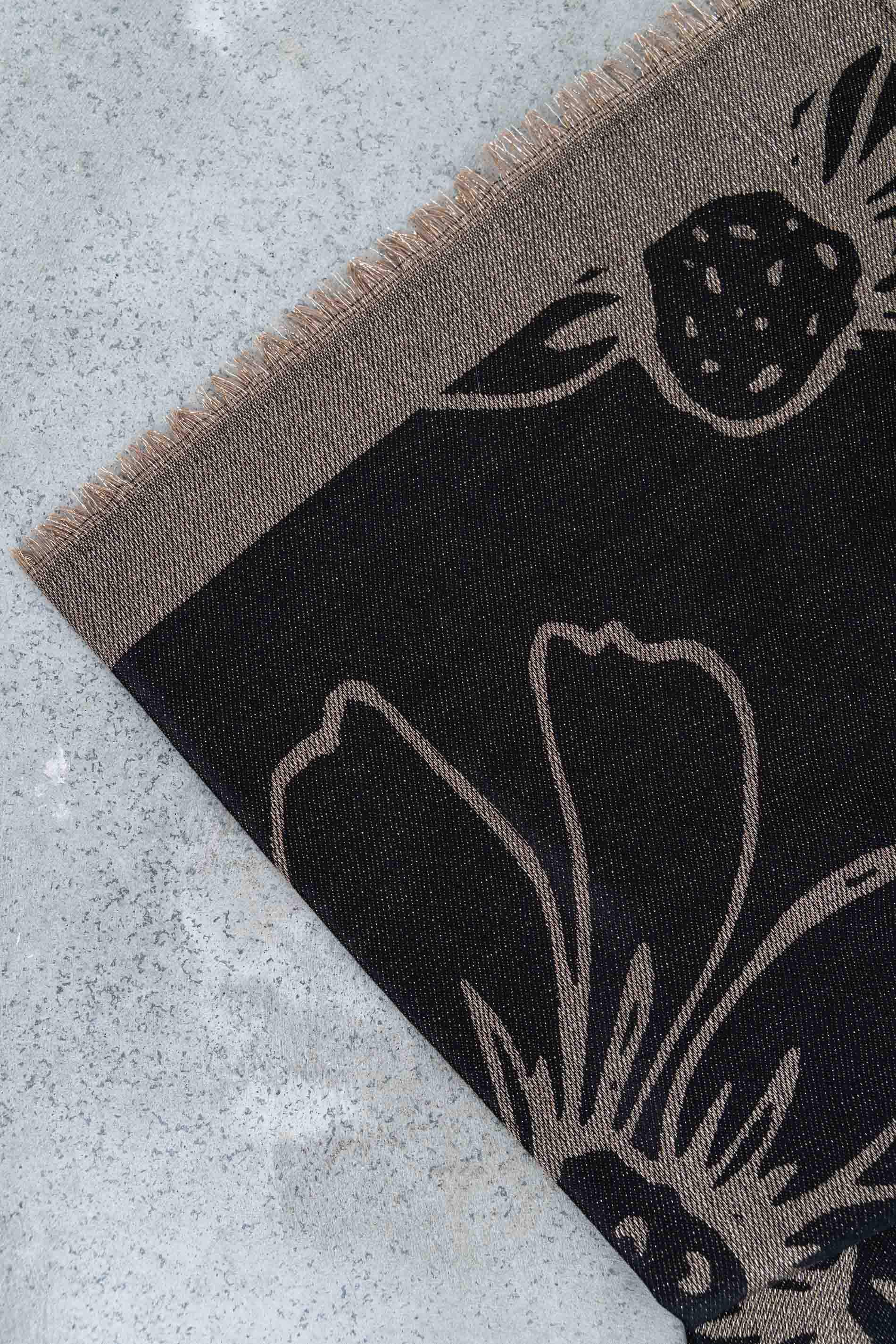 ESTOLA FLORAL LUREX NEGRO