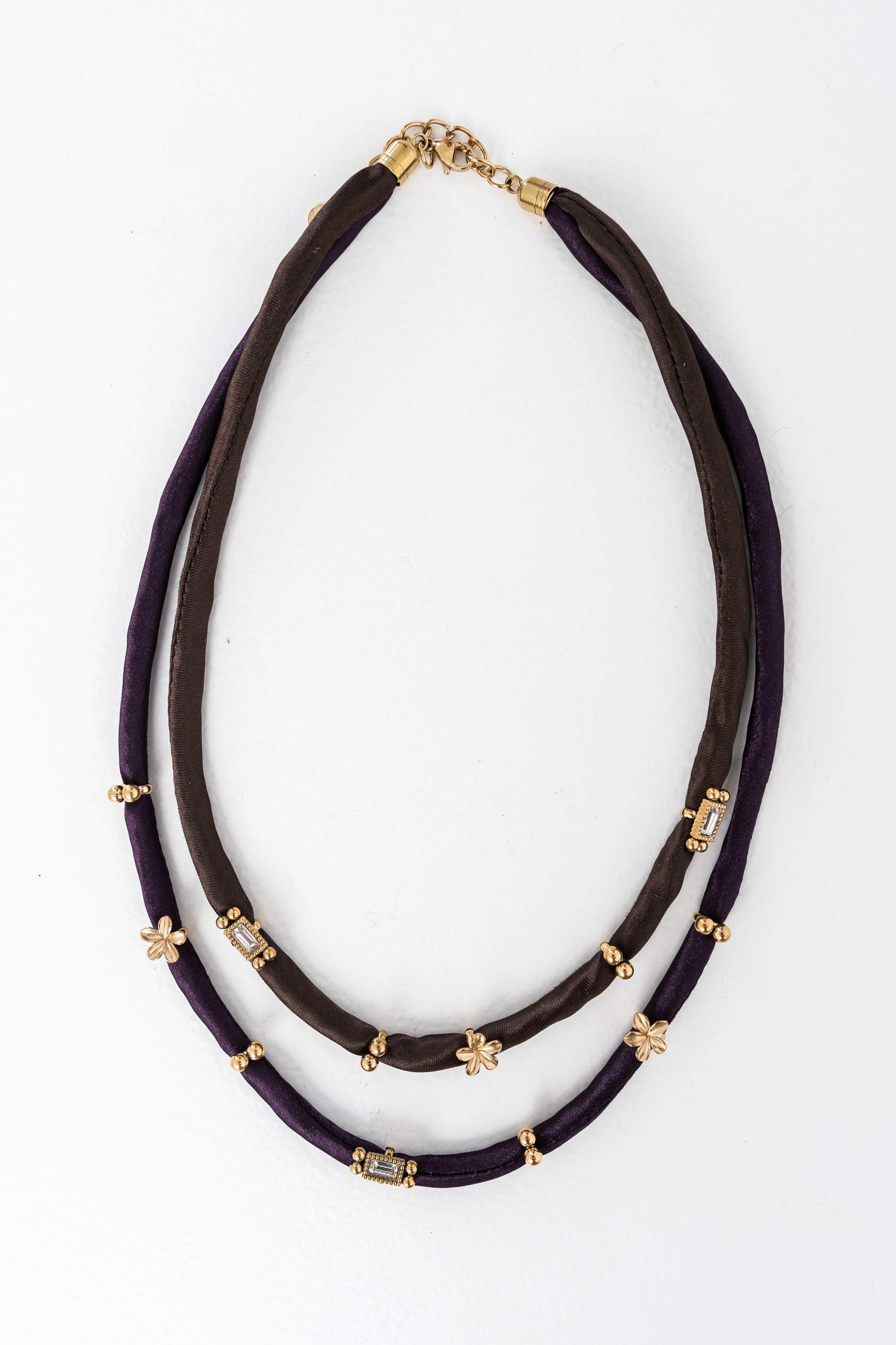 COLLAR TEJIDO DETALLES ENGARZADOS