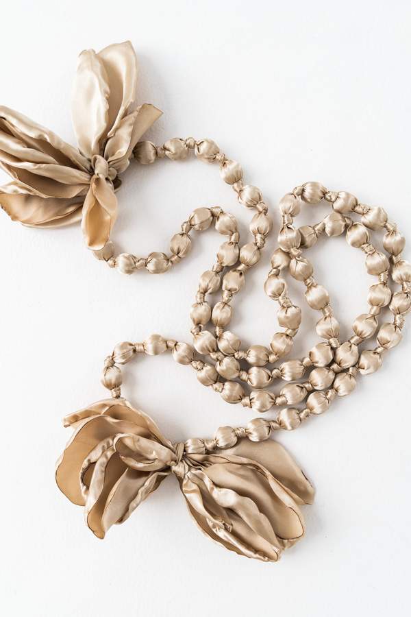 COLLAR FLOR TEJIDO