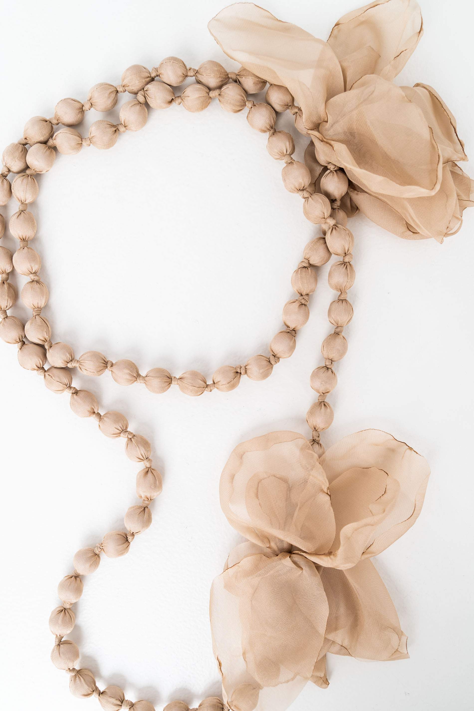 COLLAR FLOR TEJIDO