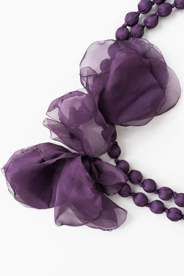 COLLAR TEJIDO FLOR