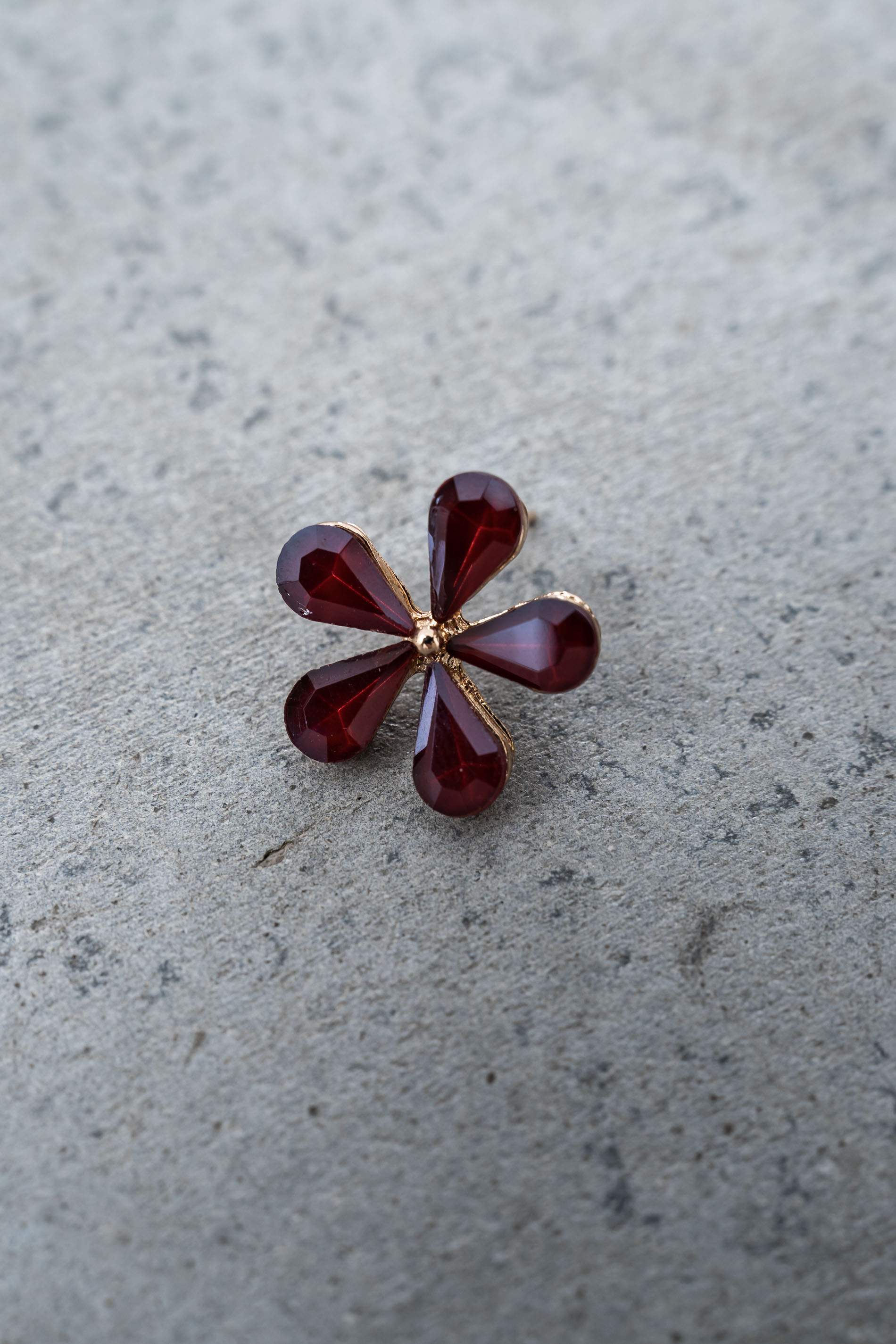 PENDIENTE FLOR PIEDRA