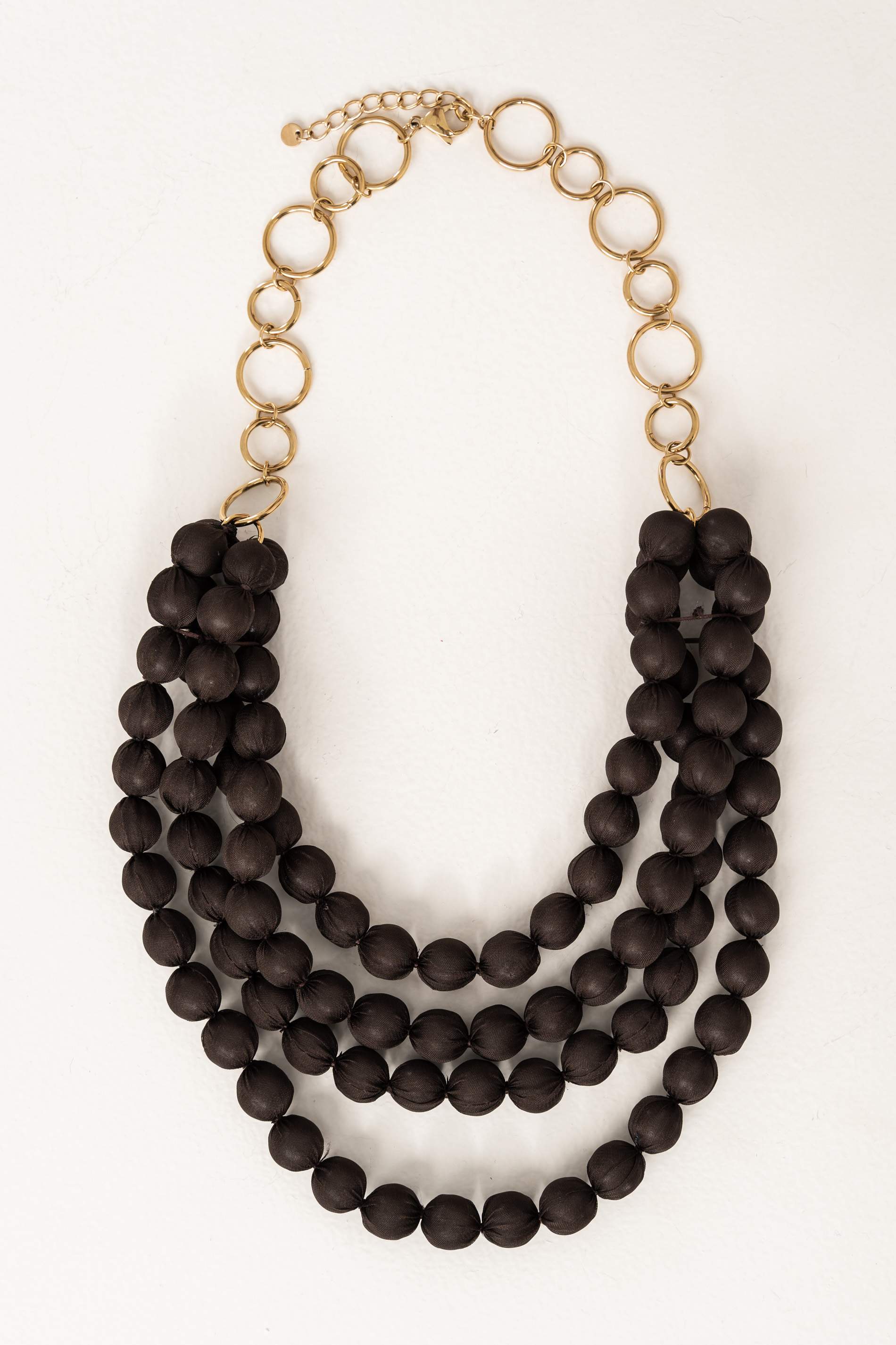 COLLAR BOLITAS Y CADENA CHOCOLATE