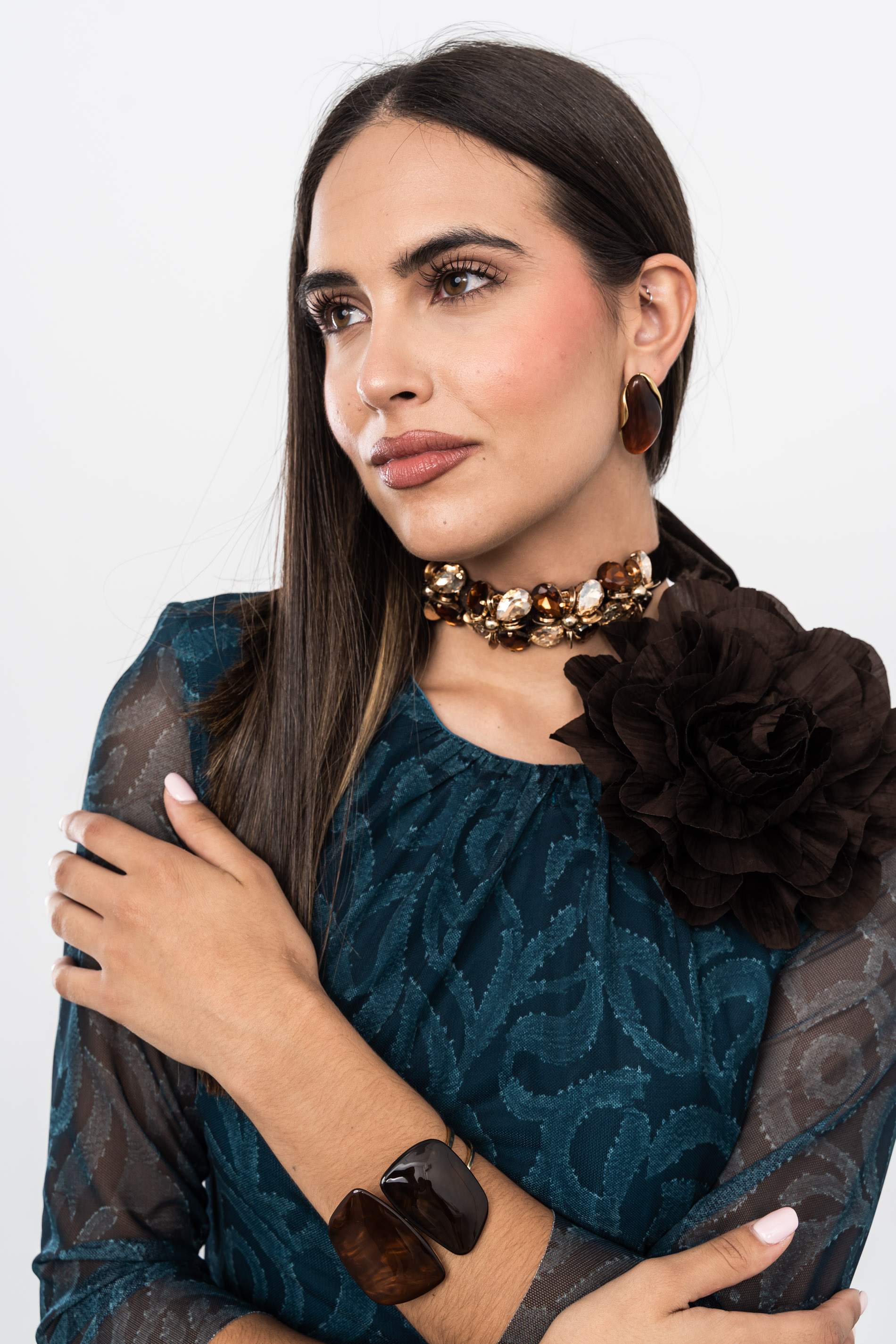 CHOKER PIEDRAS LAZADA CHOCOLATE