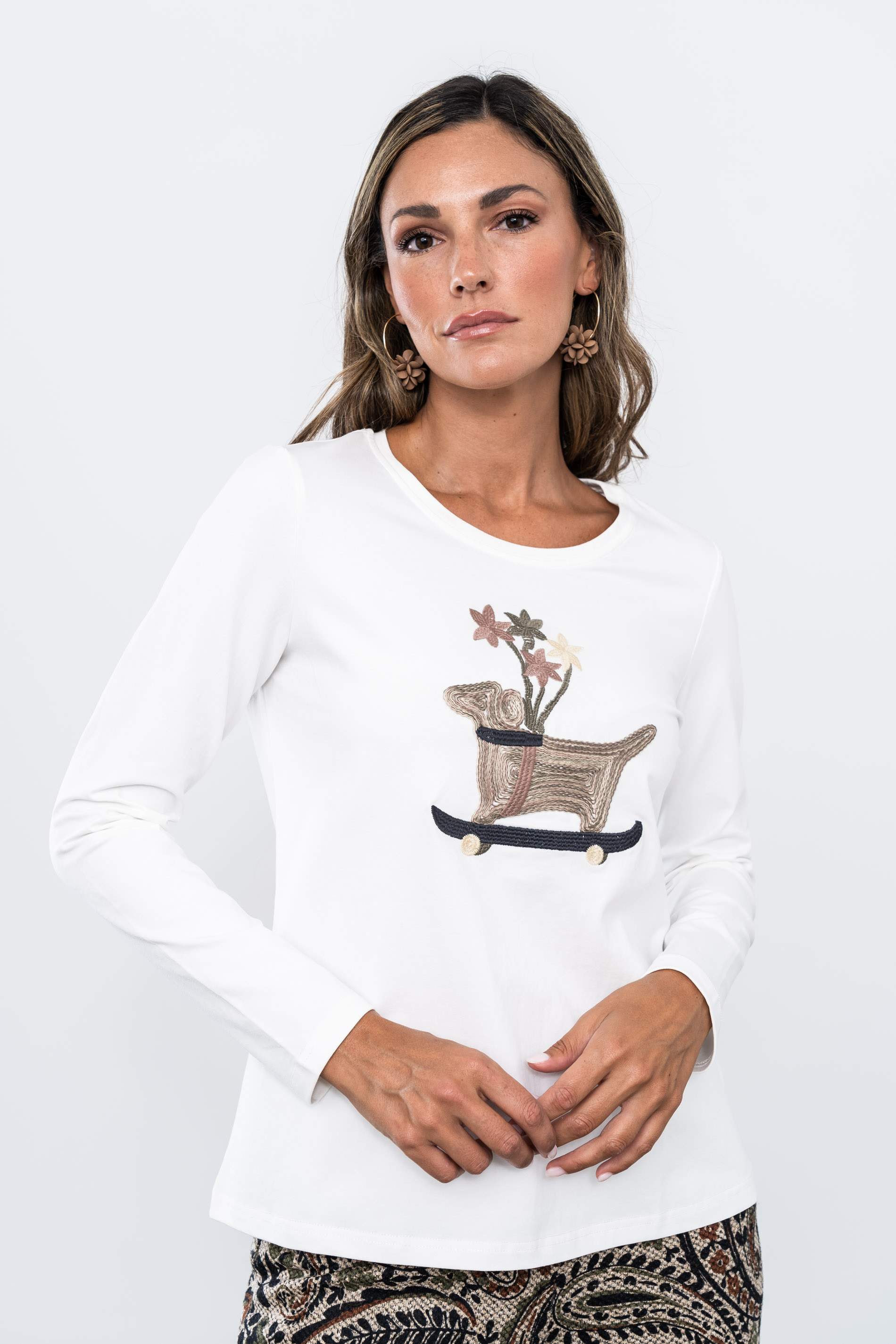 CAMISETA BORDADO PERRITO CRUDO