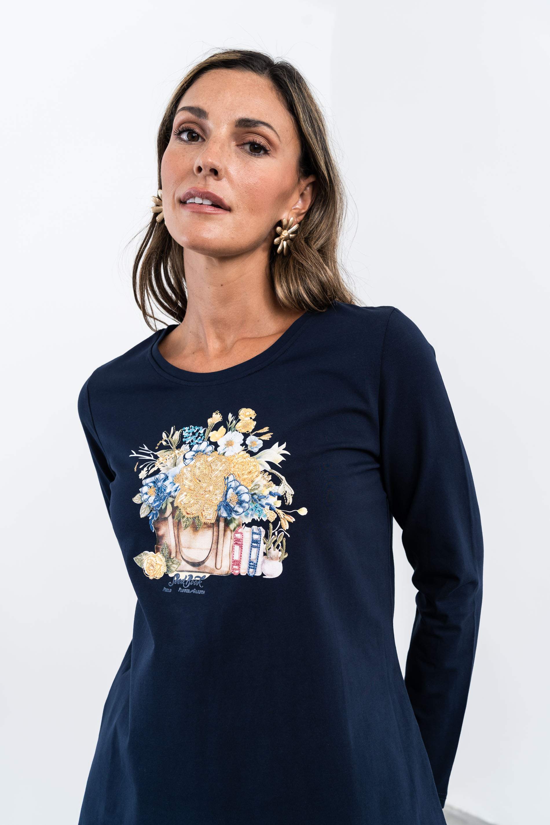 CAMISETA BORDADOS FLOR MARINO