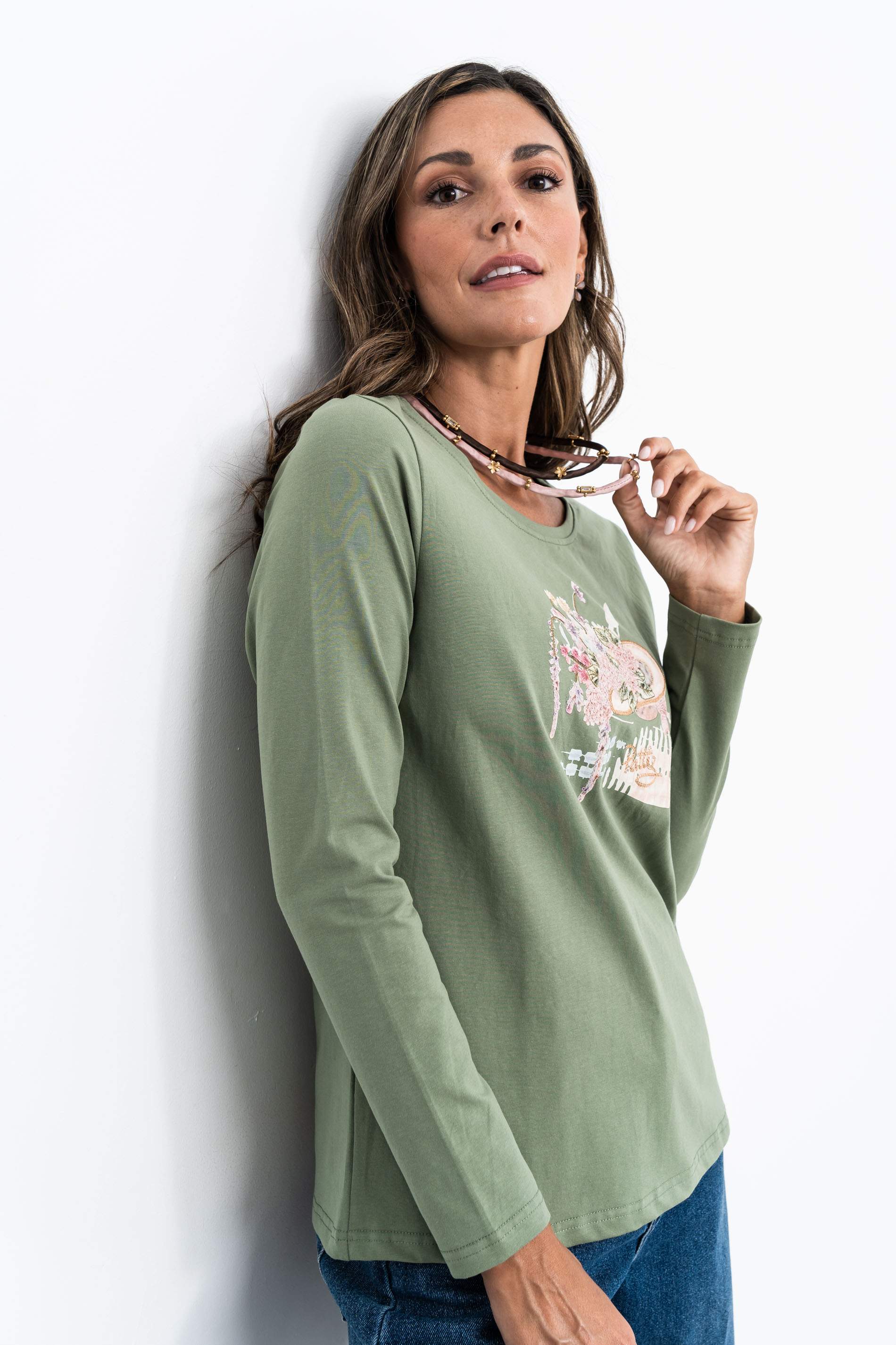 CAMISETA BORDADO SOMBRERO KAKI