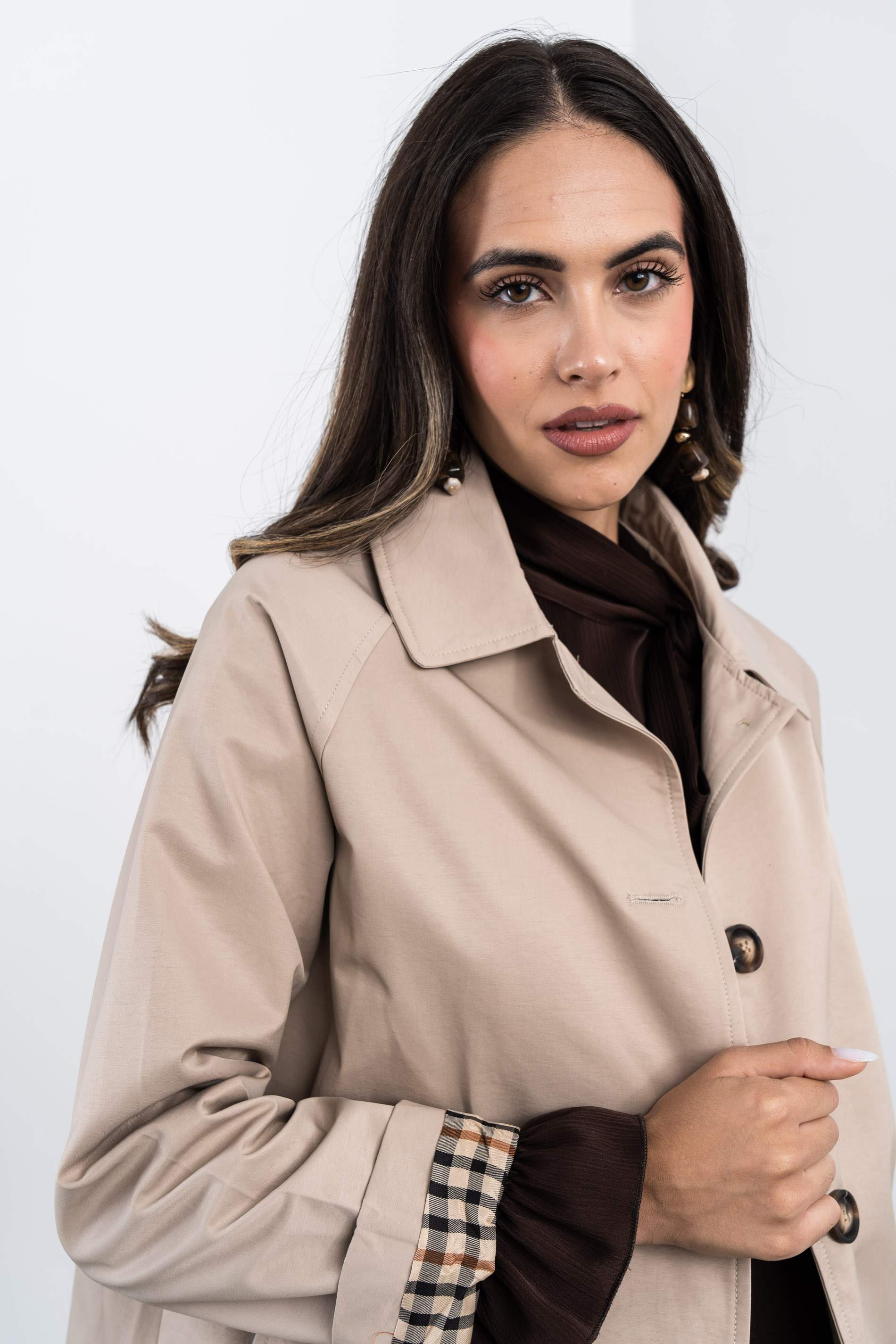 TRENCH EVASÉ BOTONES BEIGE