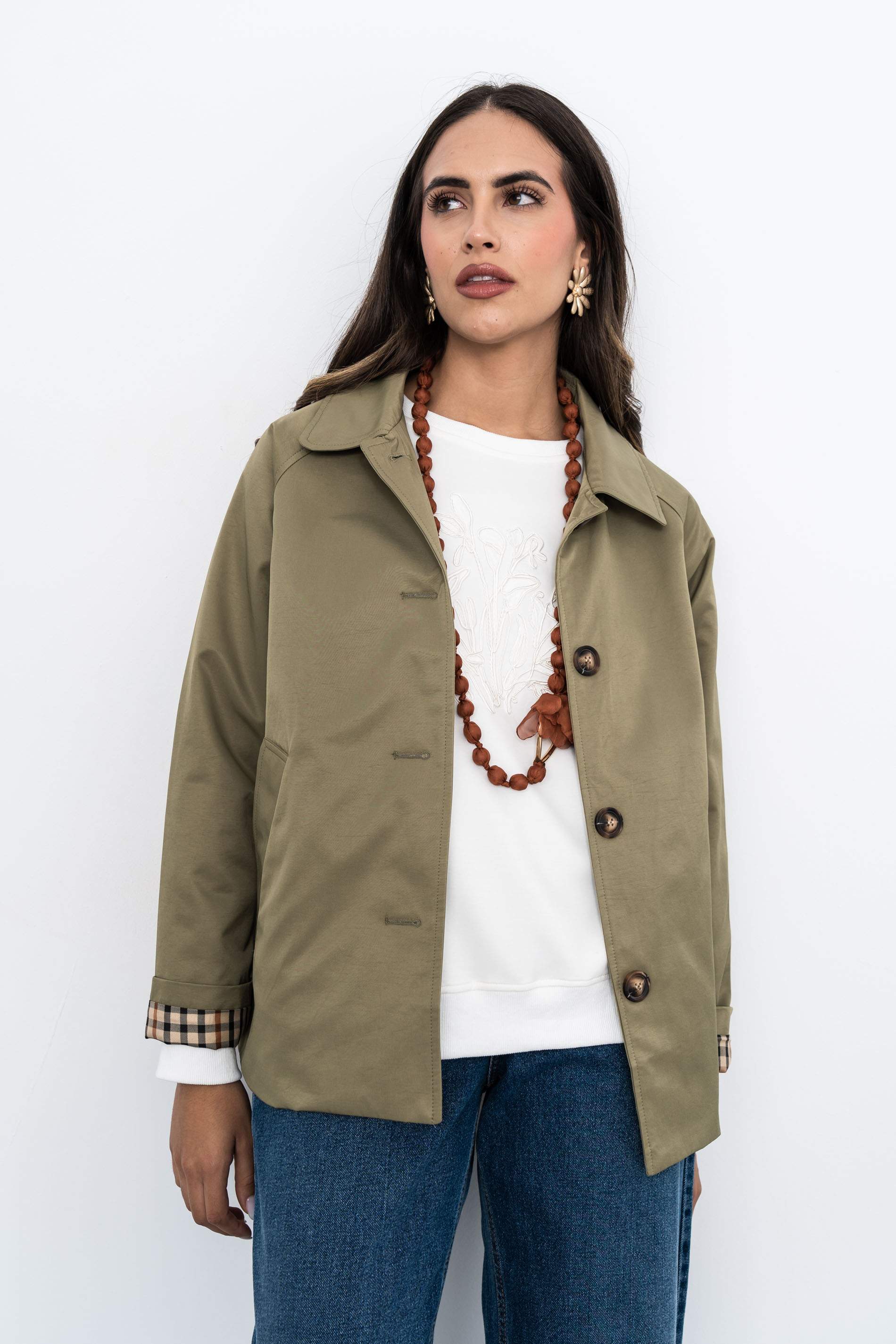 TRENCH EVASÉ BOTONES KAKI