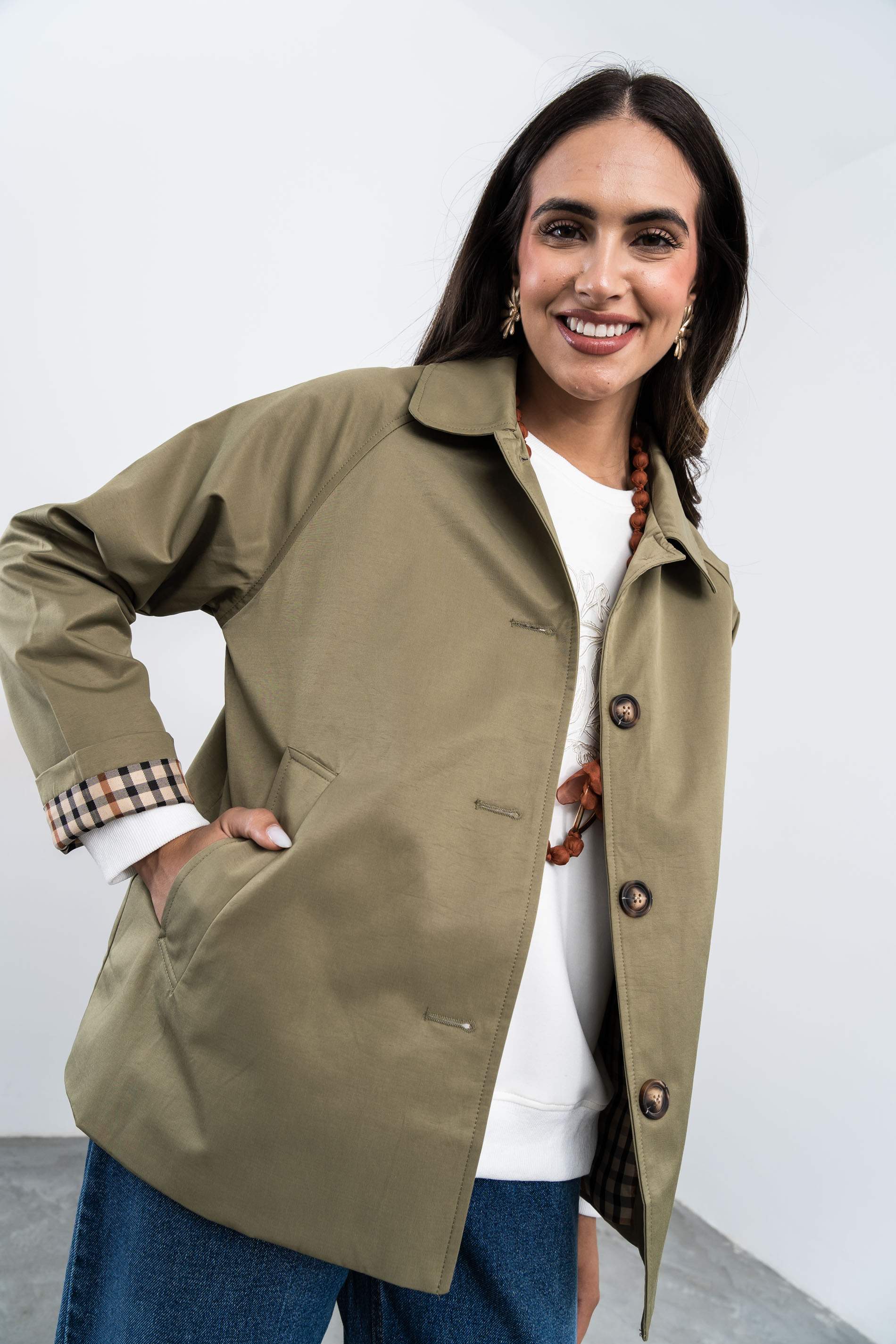 TRENCH EVASÉ BOTONES KAKI