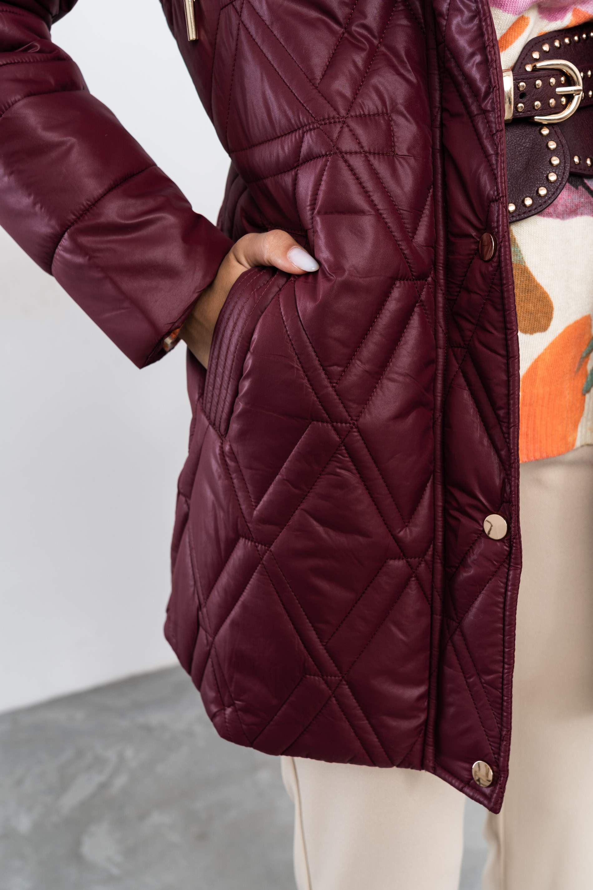 PARKA LARGA PESPUNTES COMBINADOS BURDEOS
