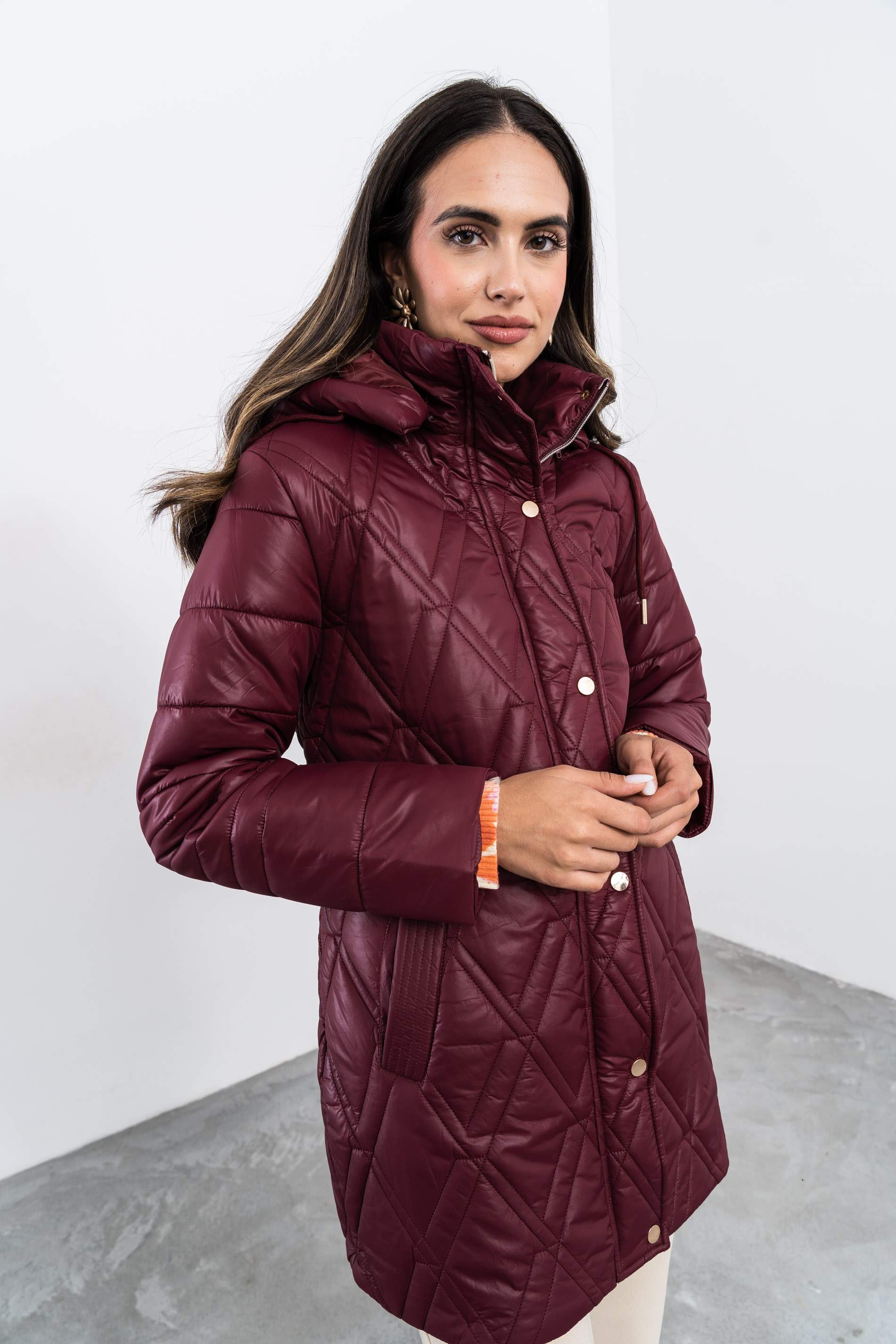 PARKA LARGA PESPUNTES COMBINADOS BURDEOS