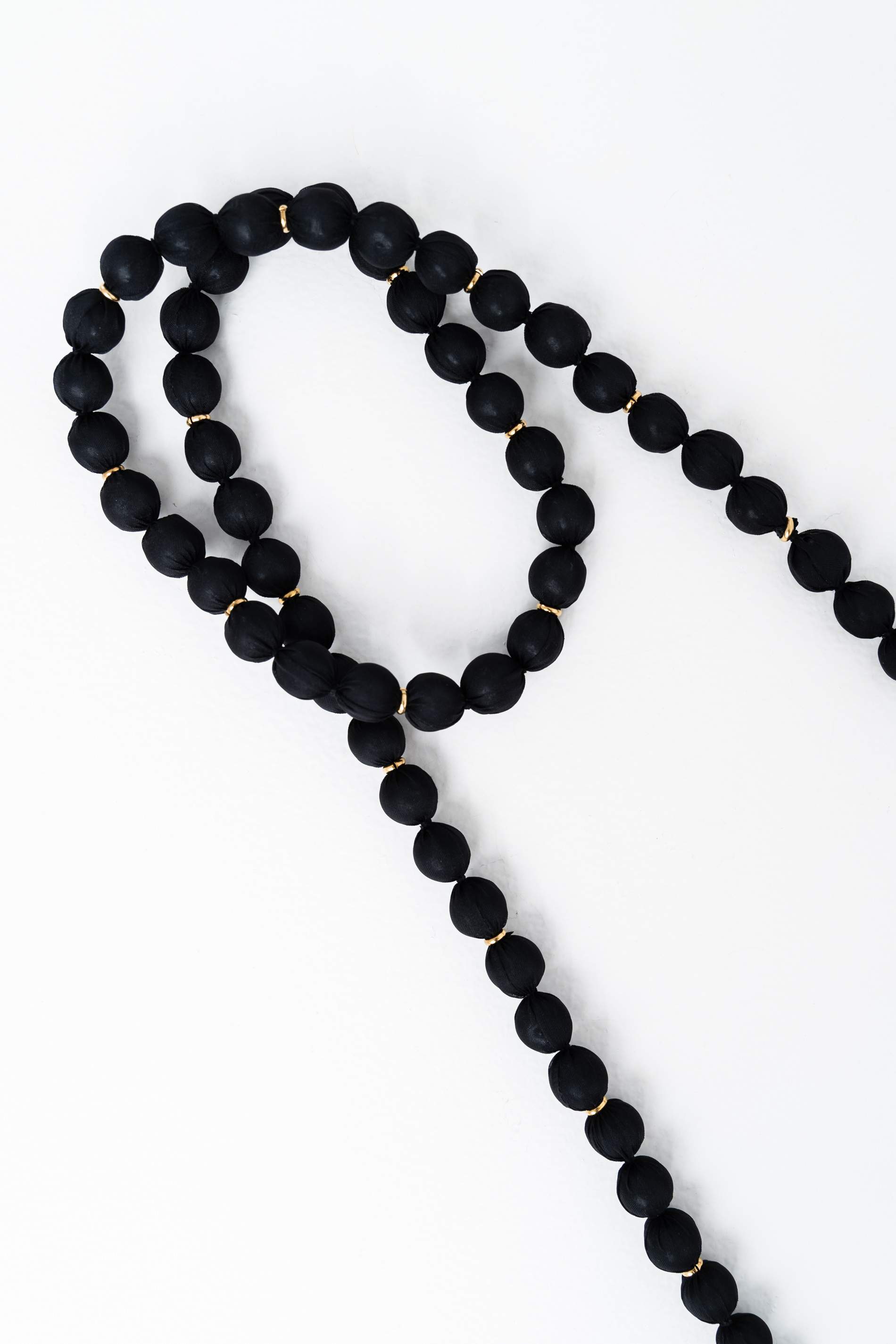 COLLAR BOLITAS TEJIDO